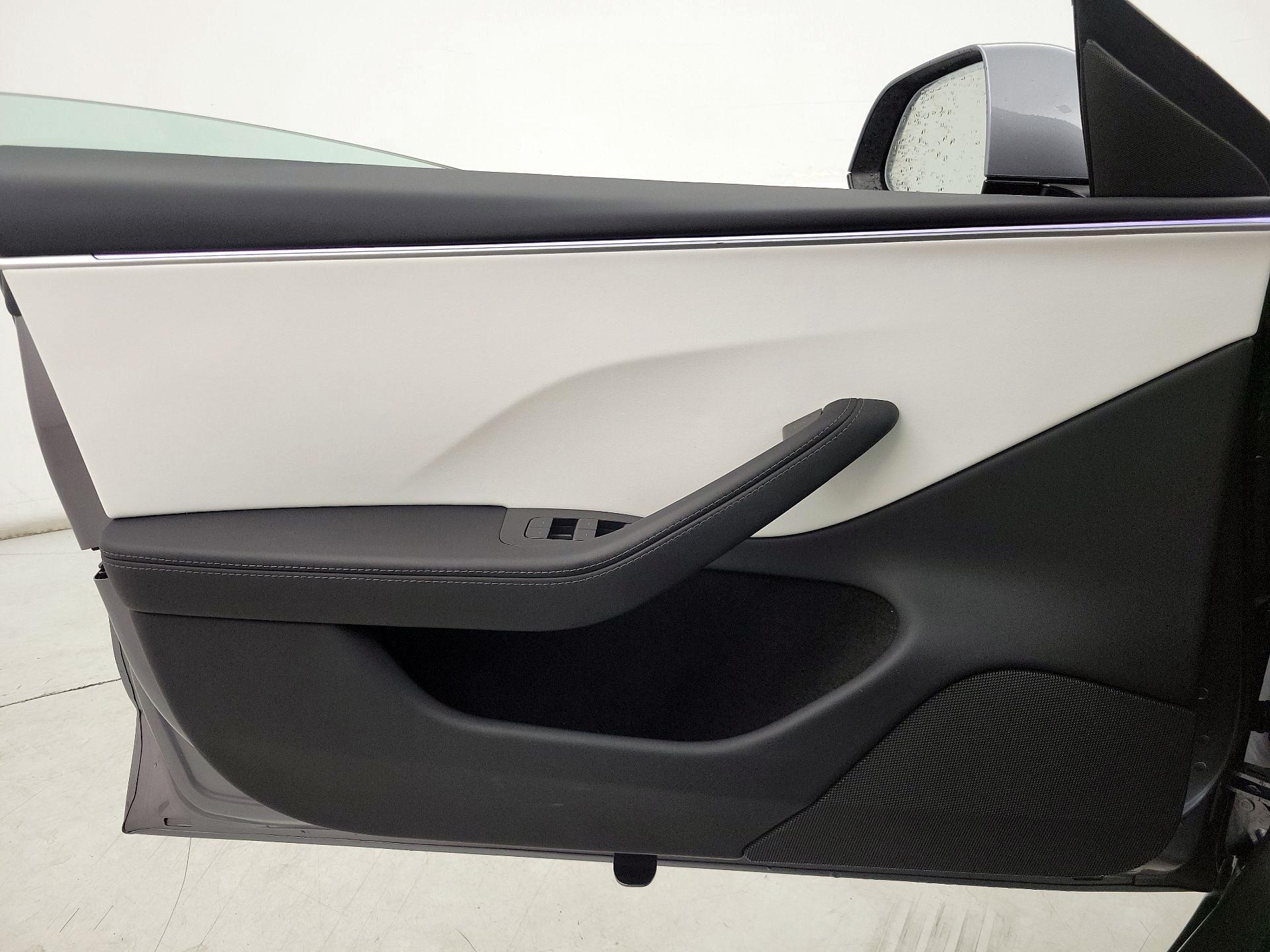 Thumbnail: 2025 Tesla Model 3 - 12