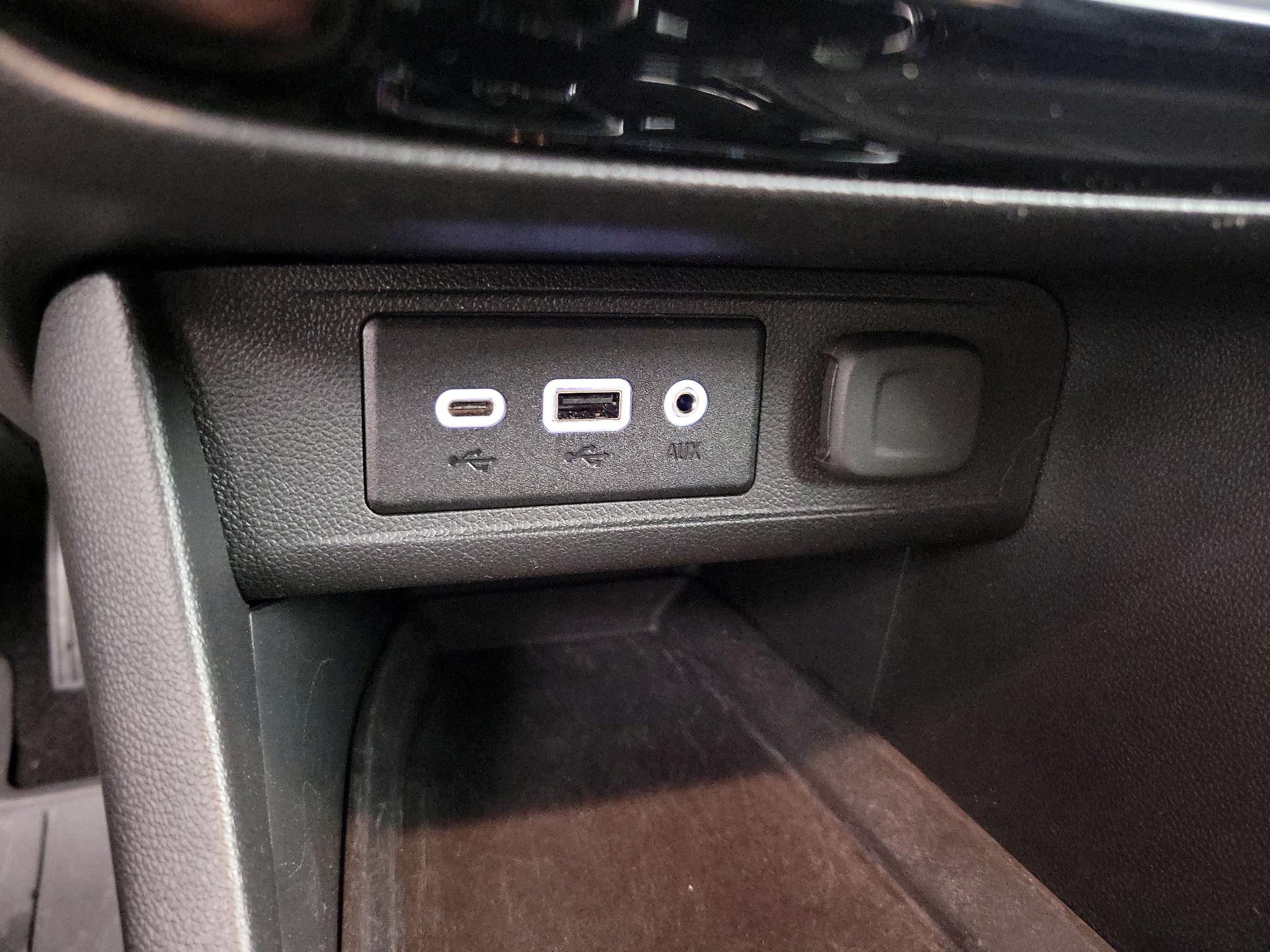 Thumbnail: 2023 Buick Encore GX - 18