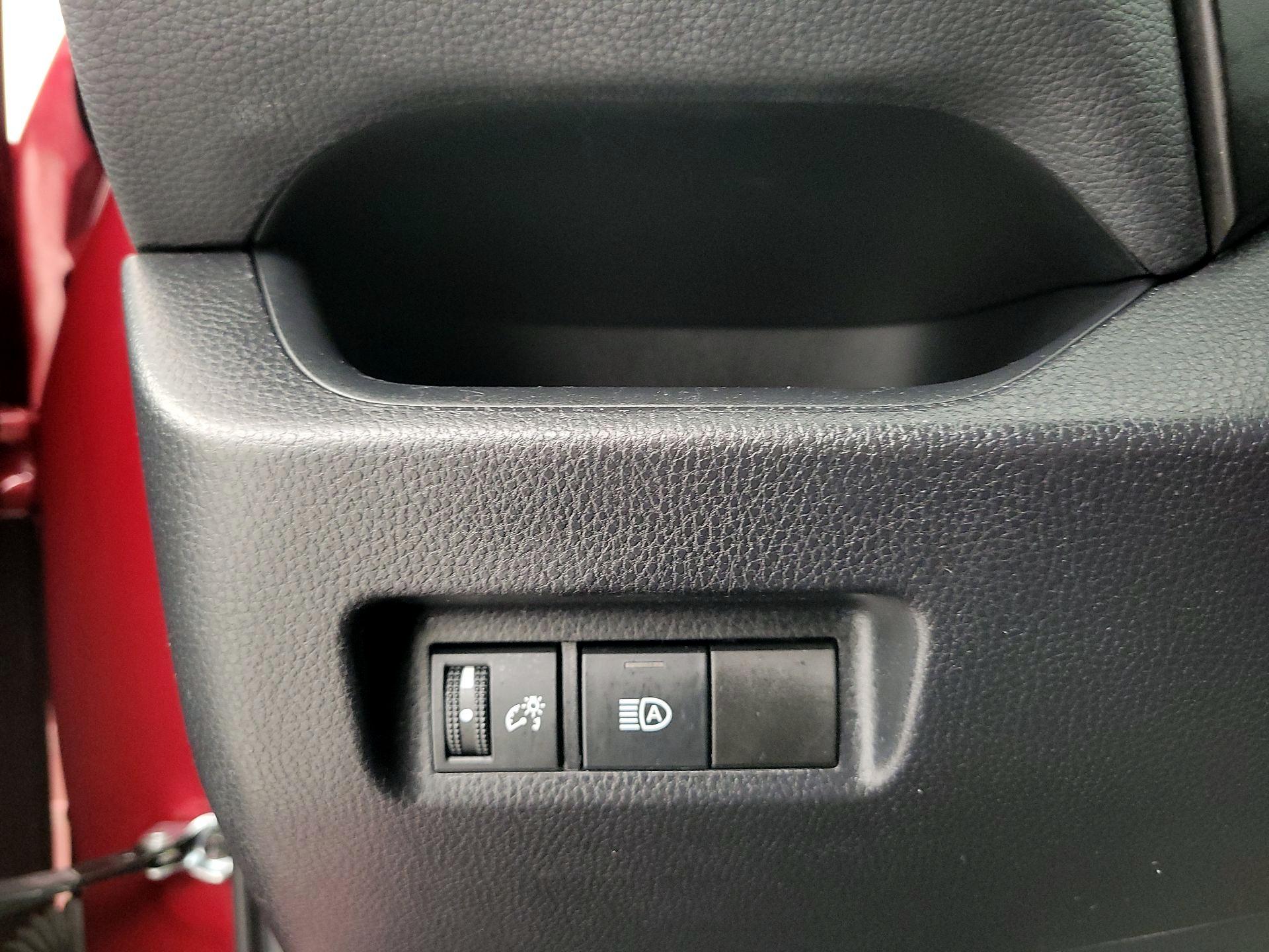 Thumbnail: 2019 Toyota RAV4 - 13