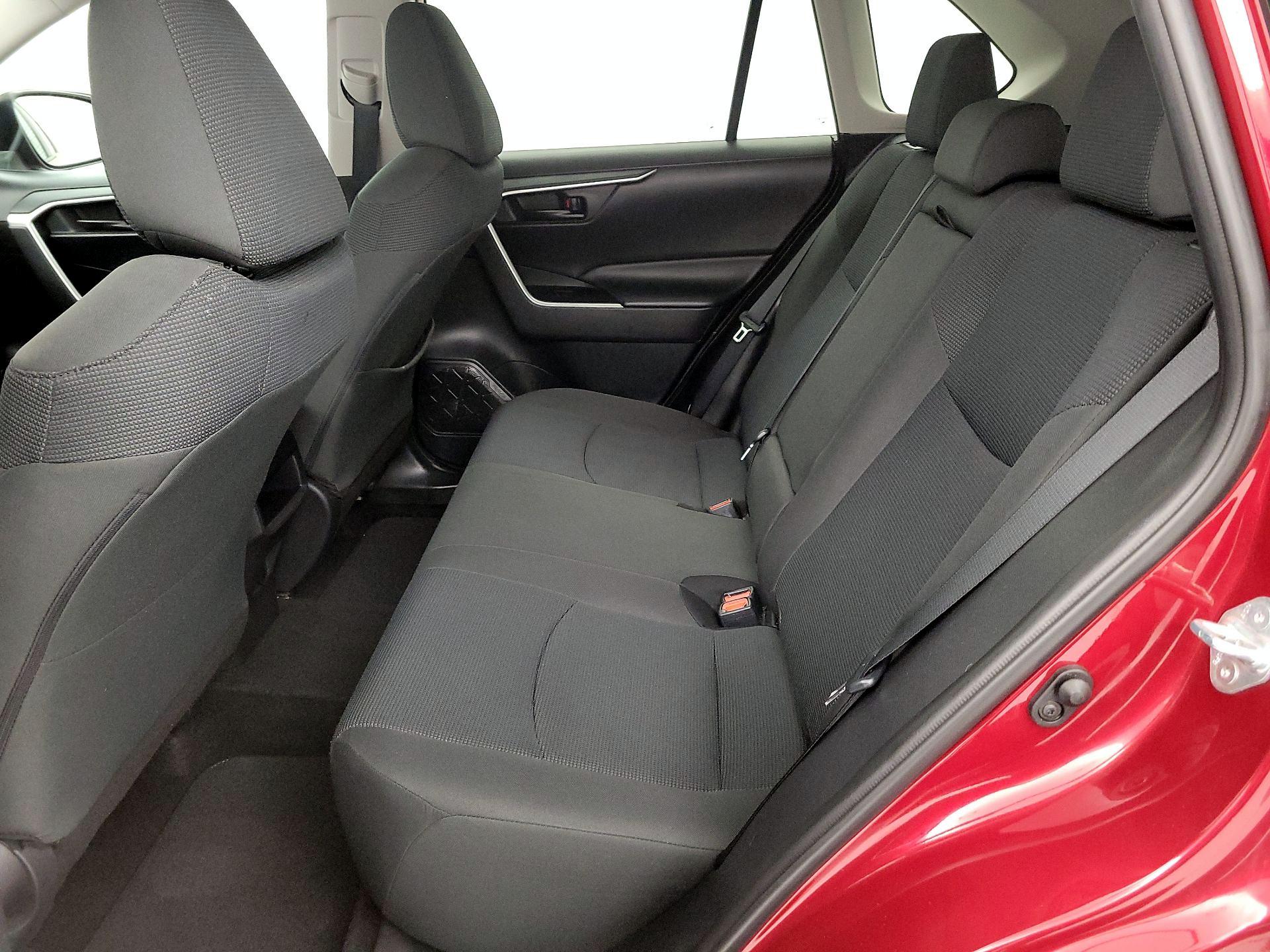 Thumbnail: 2019 Toyota RAV4 - 19