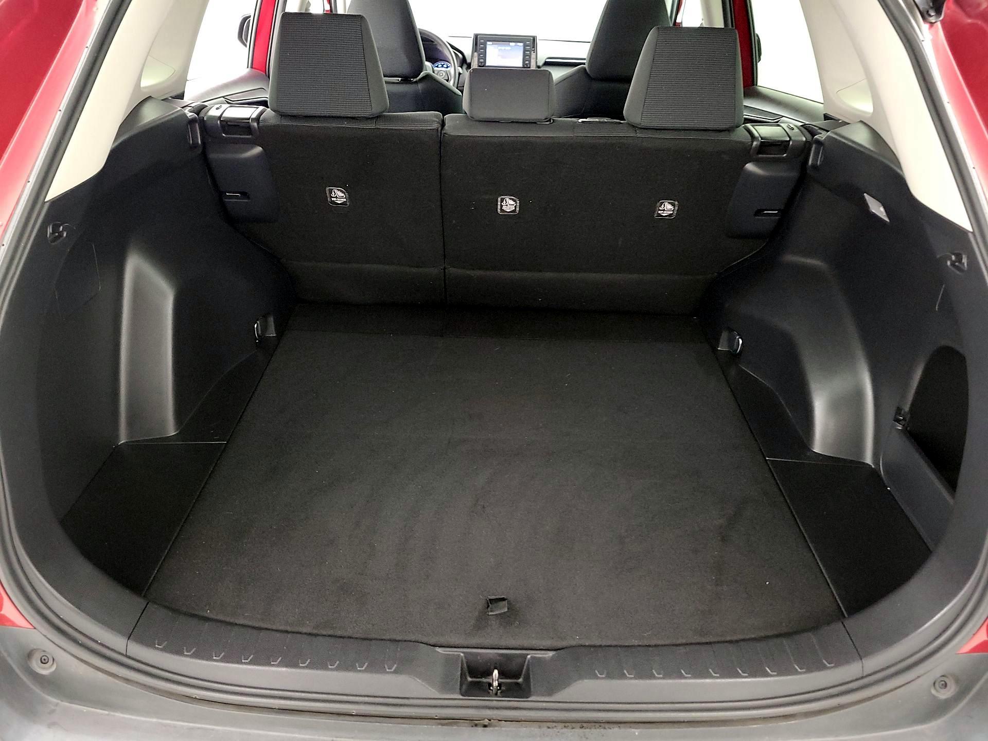 Thumbnail: 2019 Toyota RAV4 - 20