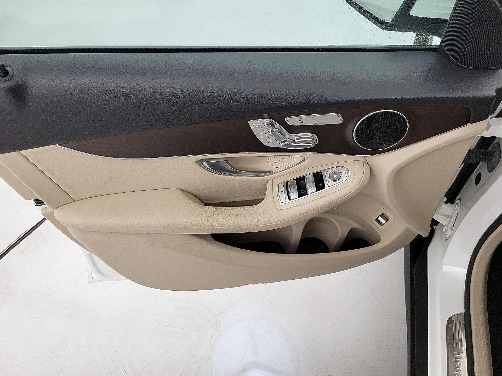 Thumbnail: 2019 Mercedes-Benz GLC - 12