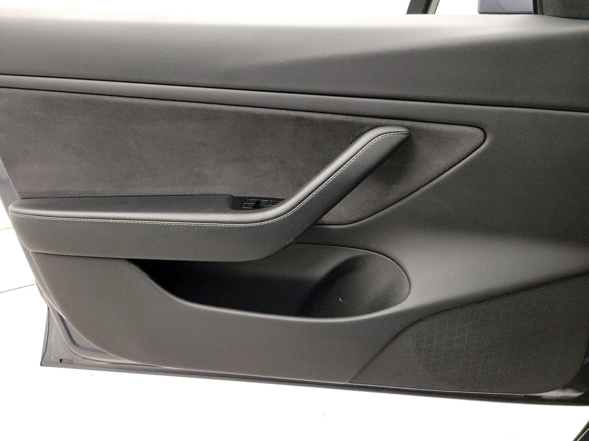 Thumbnail: 2020 Tesla Model 3 - 12