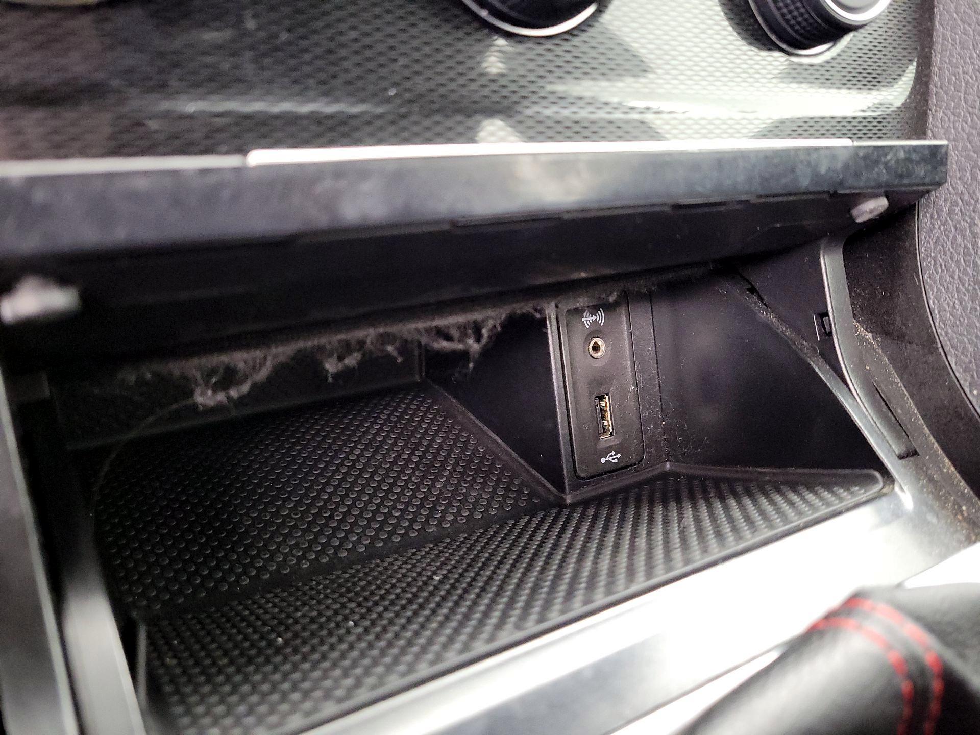 Thumbnail: 2016 Volkswagen Golf - 18