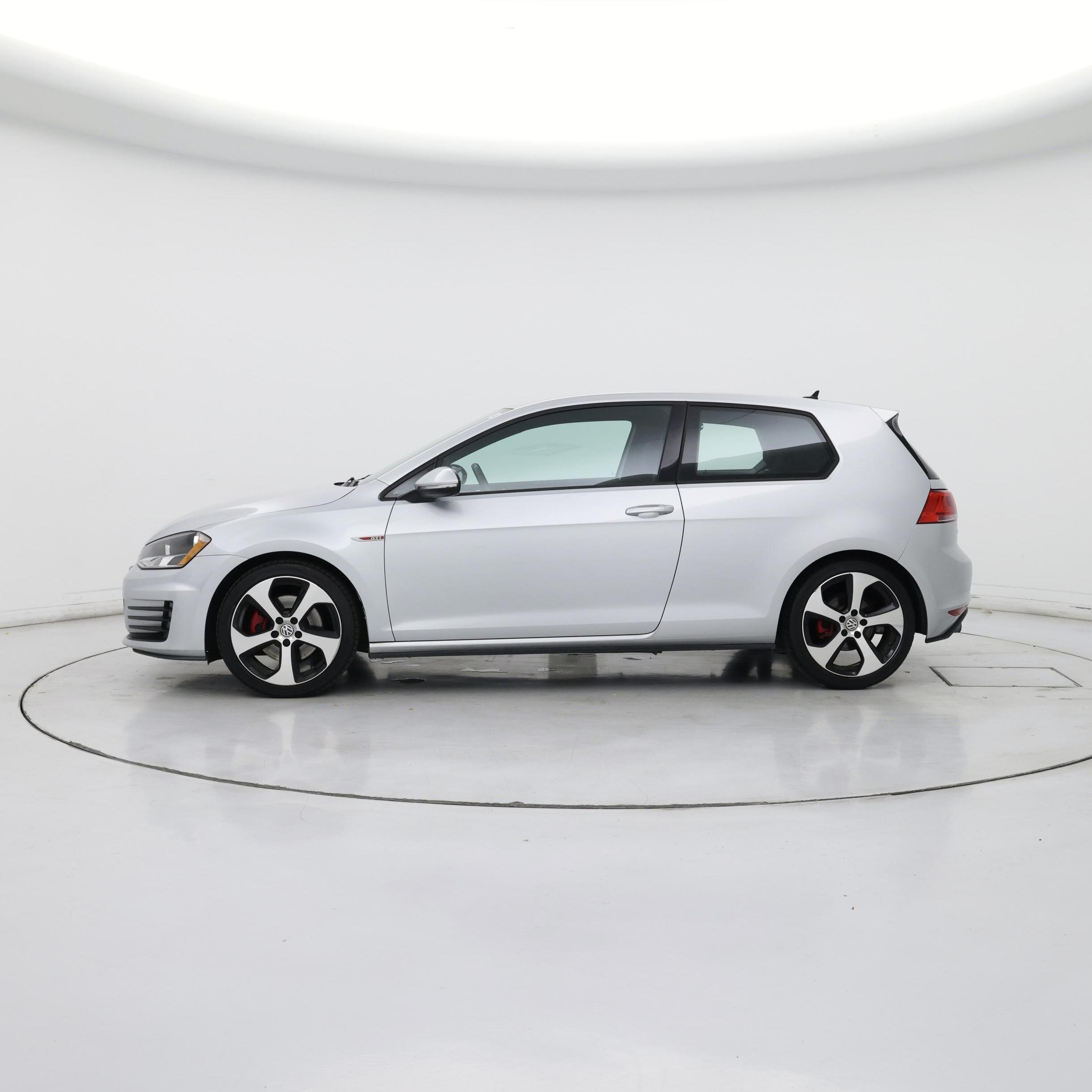 Thumbnail: 2016 Volkswagen Golf - 3