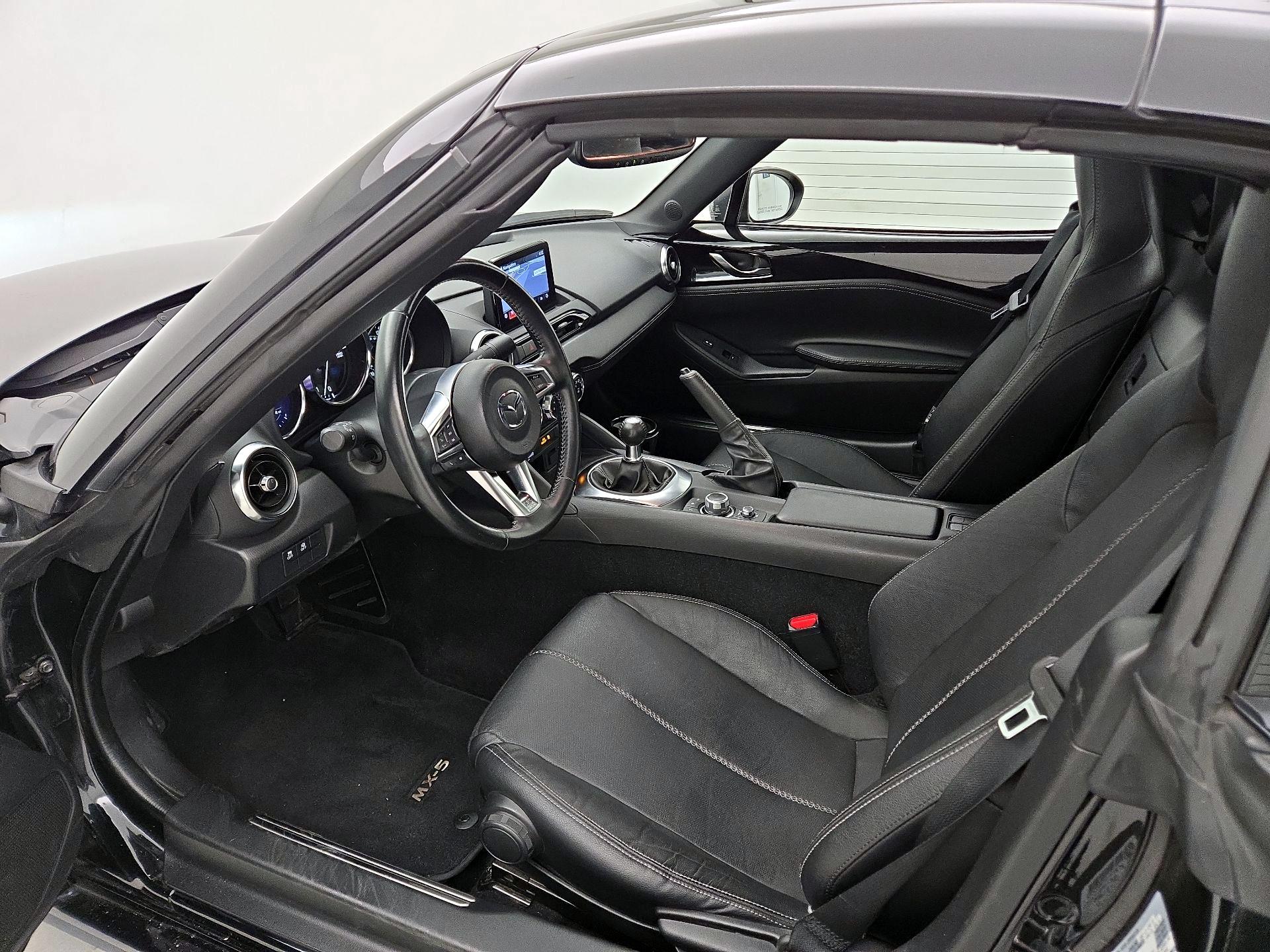 Thumbnail: 2021 Mazda MX-5 Miata - 11