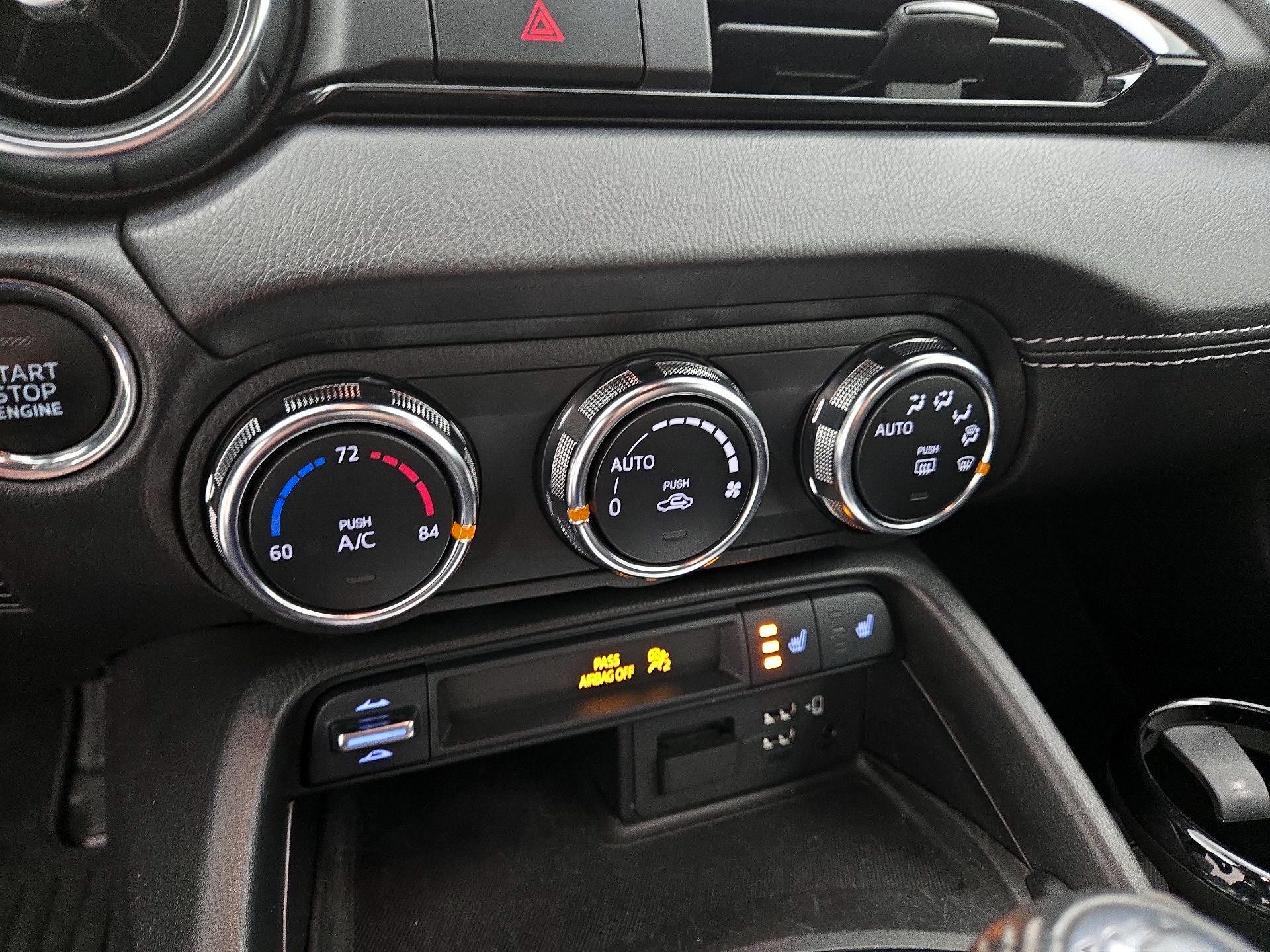 Thumbnail: 2021 Mazda MX-5 Miata - 17