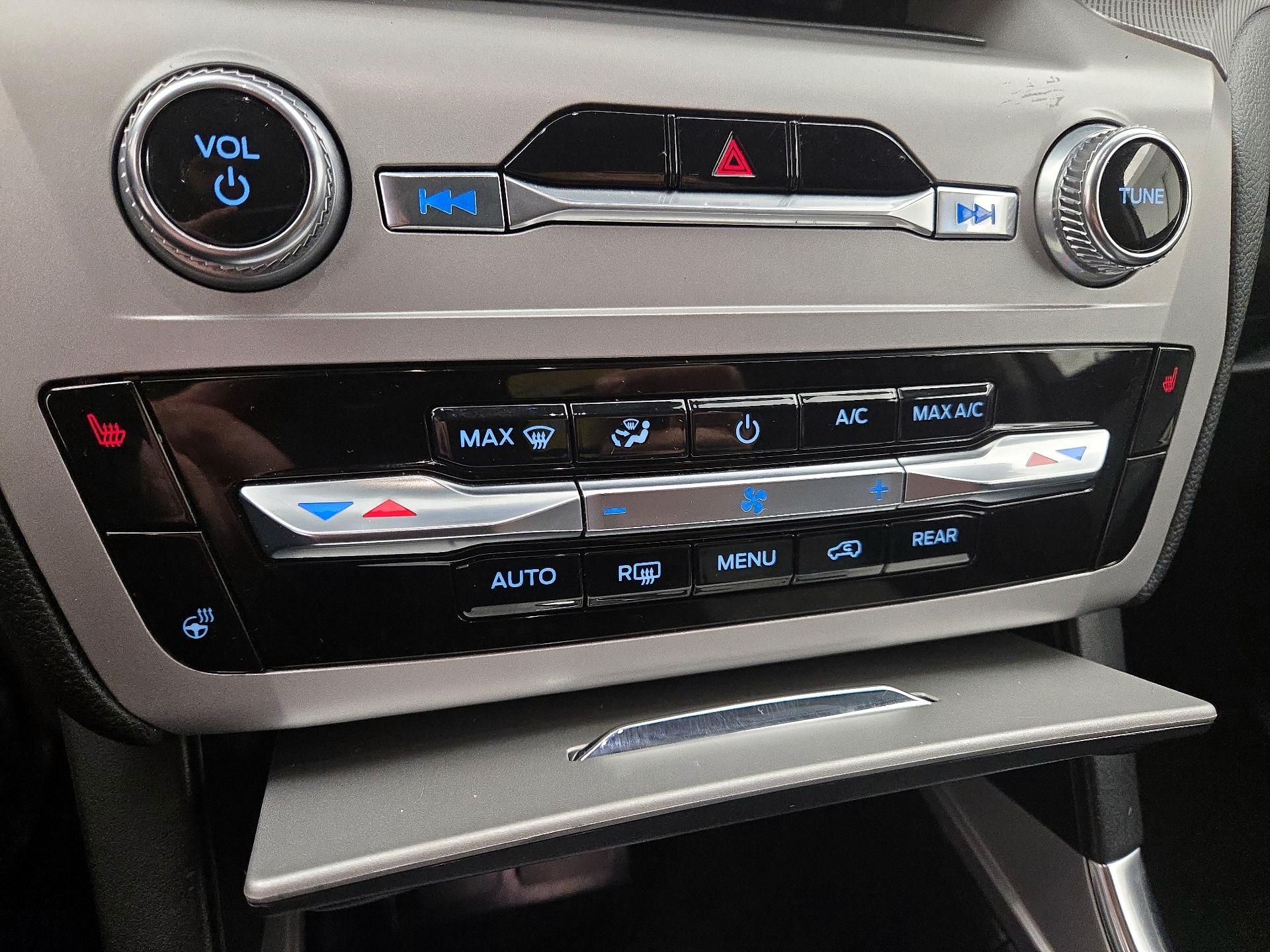 Thumbnail: 2023 Ford Explorer - 17