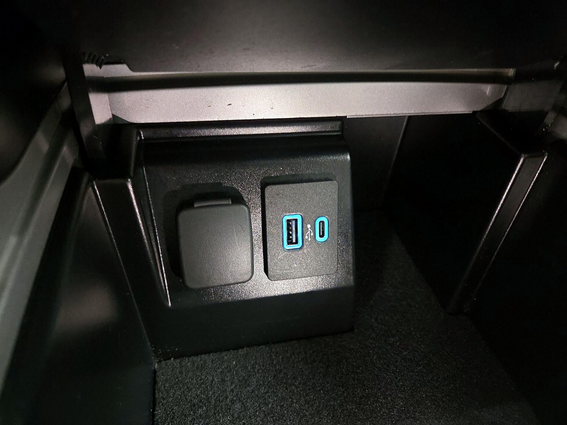 Thumbnail: 2023 Ford Explorer - 19