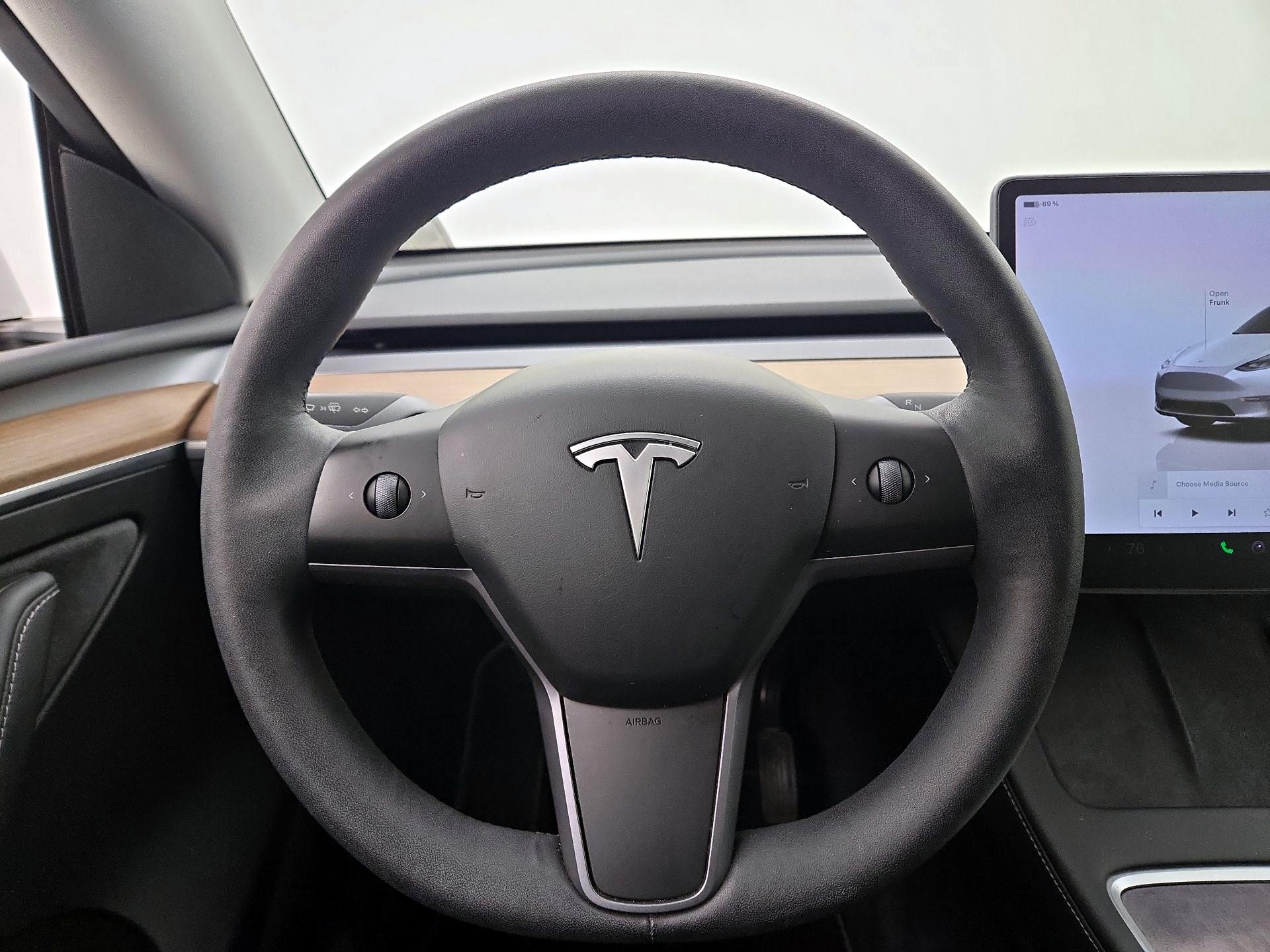 Thumbnail: 2023 Tesla Model Y - 10