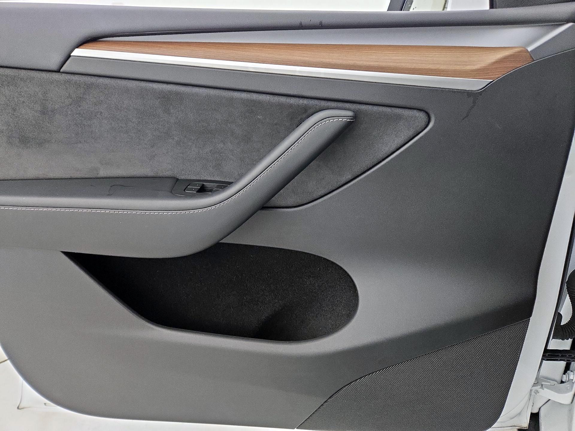 Thumbnail: 2023 Tesla Model Y - 12