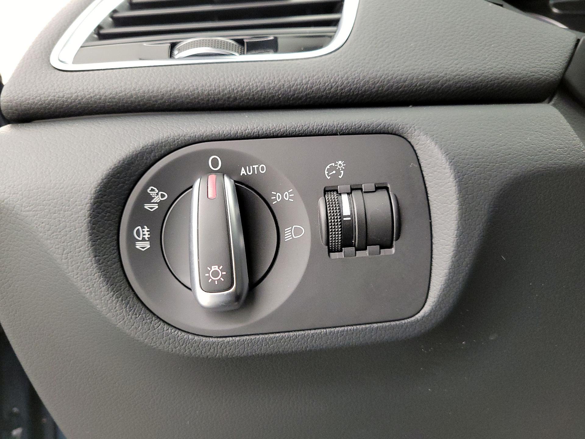 Thumbnail: 2018 Audi Q3 - 13