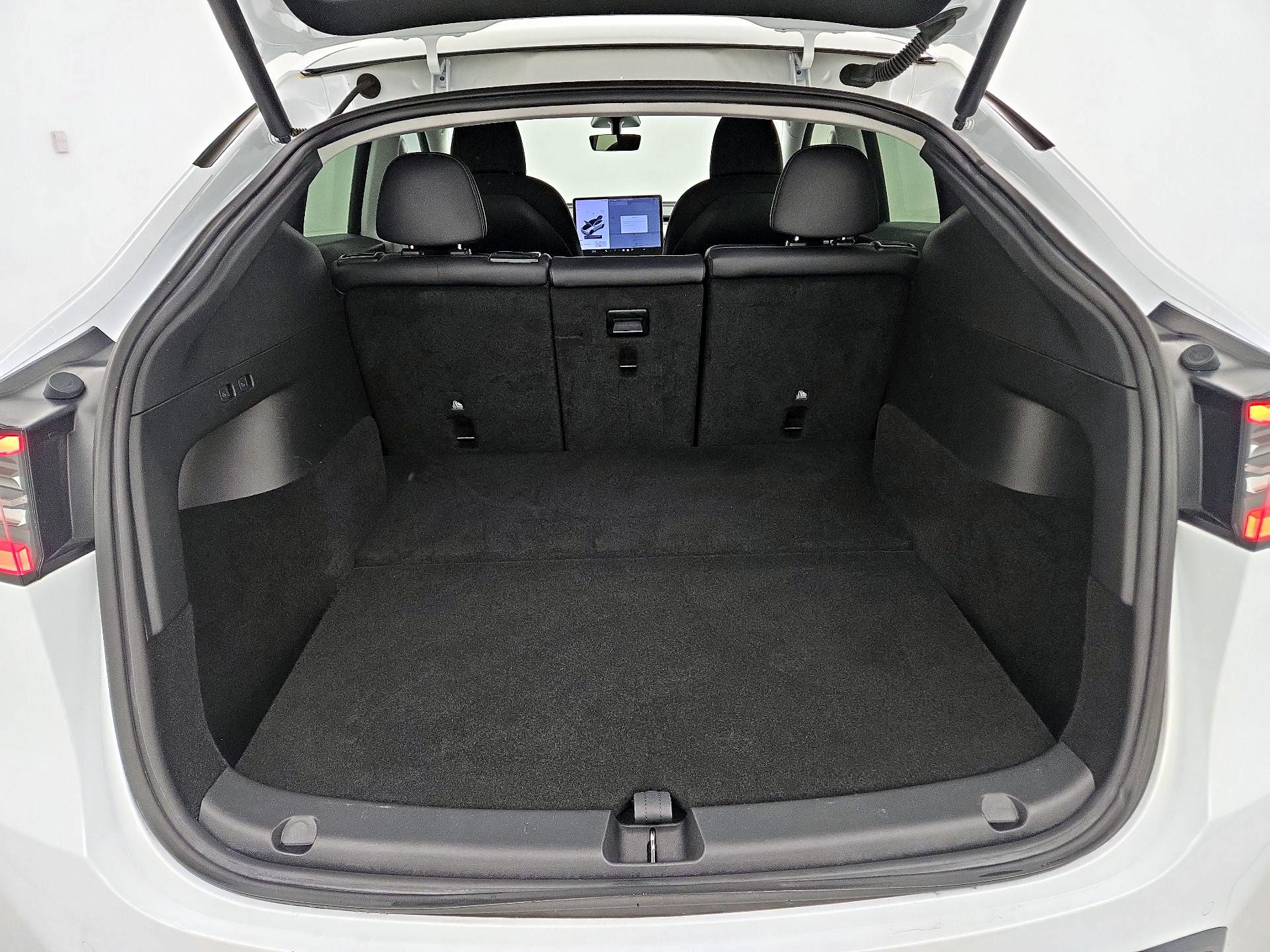 Thumbnail: 2021 Tesla Model Y - 18