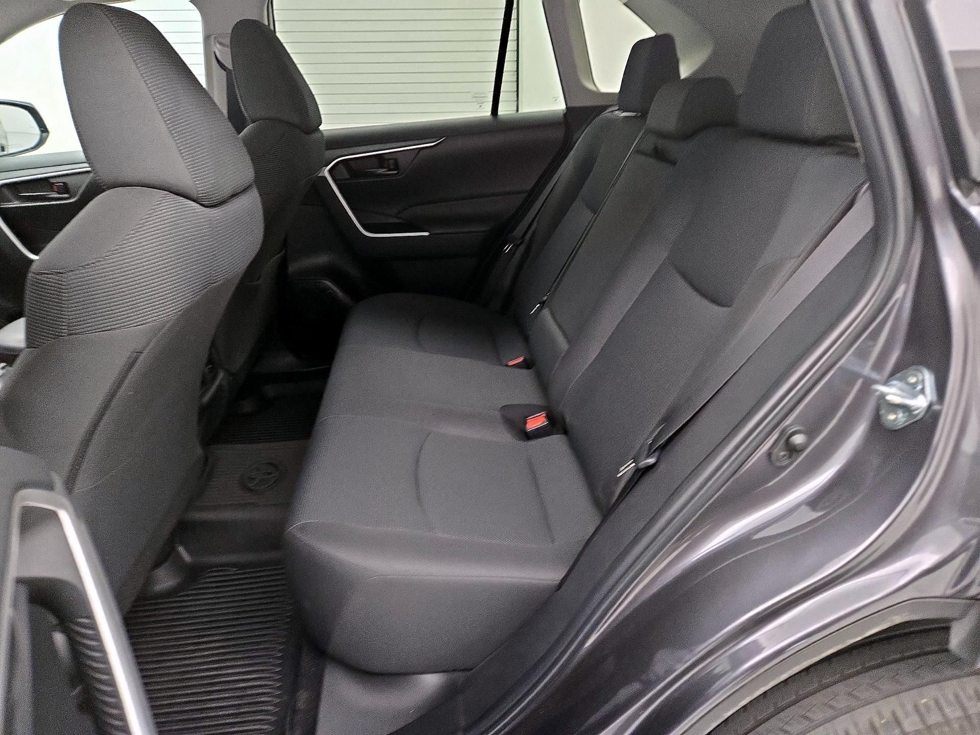 Thumbnail: 2023 Toyota RAV4 - 20