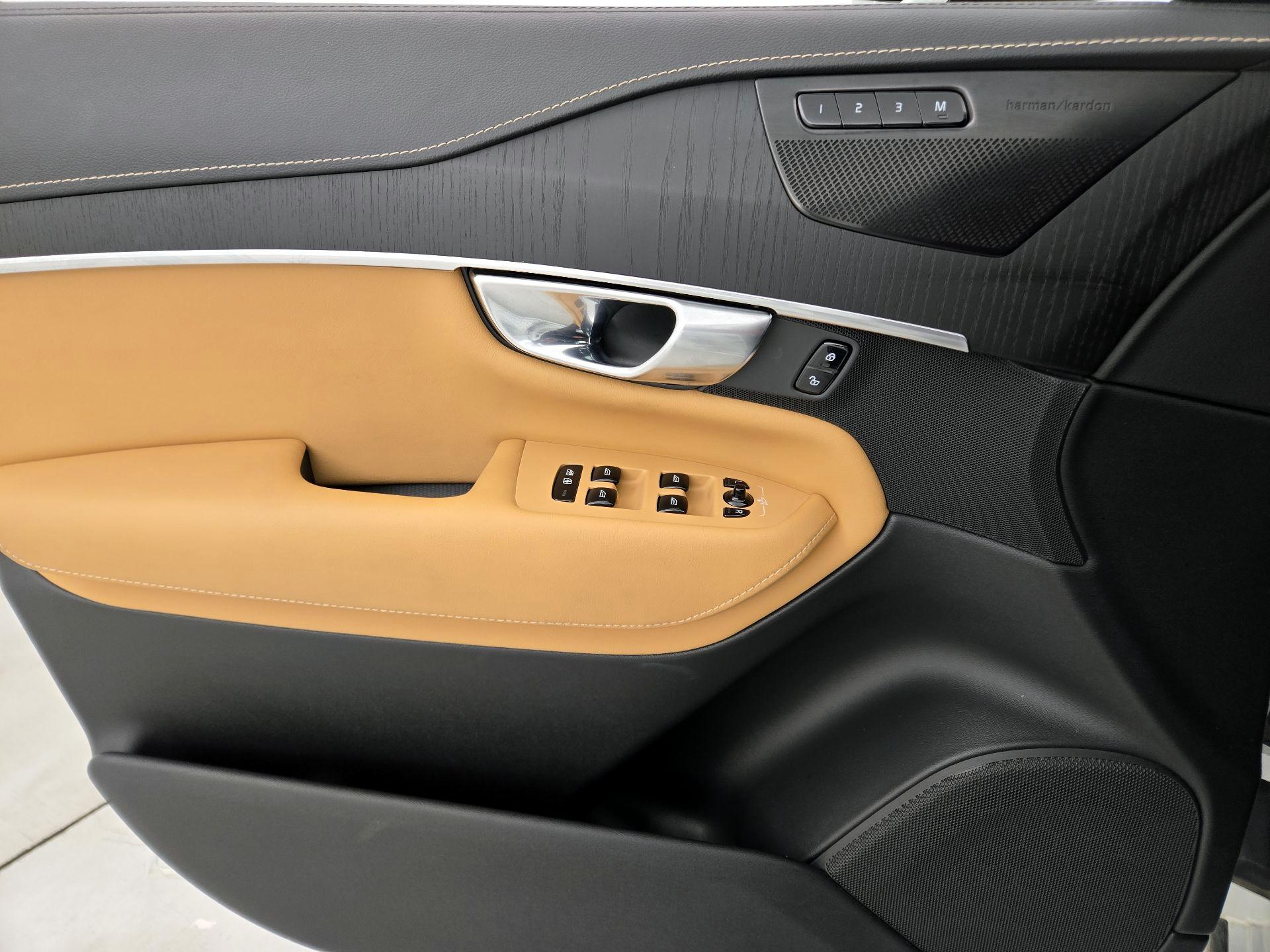 Thumbnail: 2021 Volvo XC90 - 12