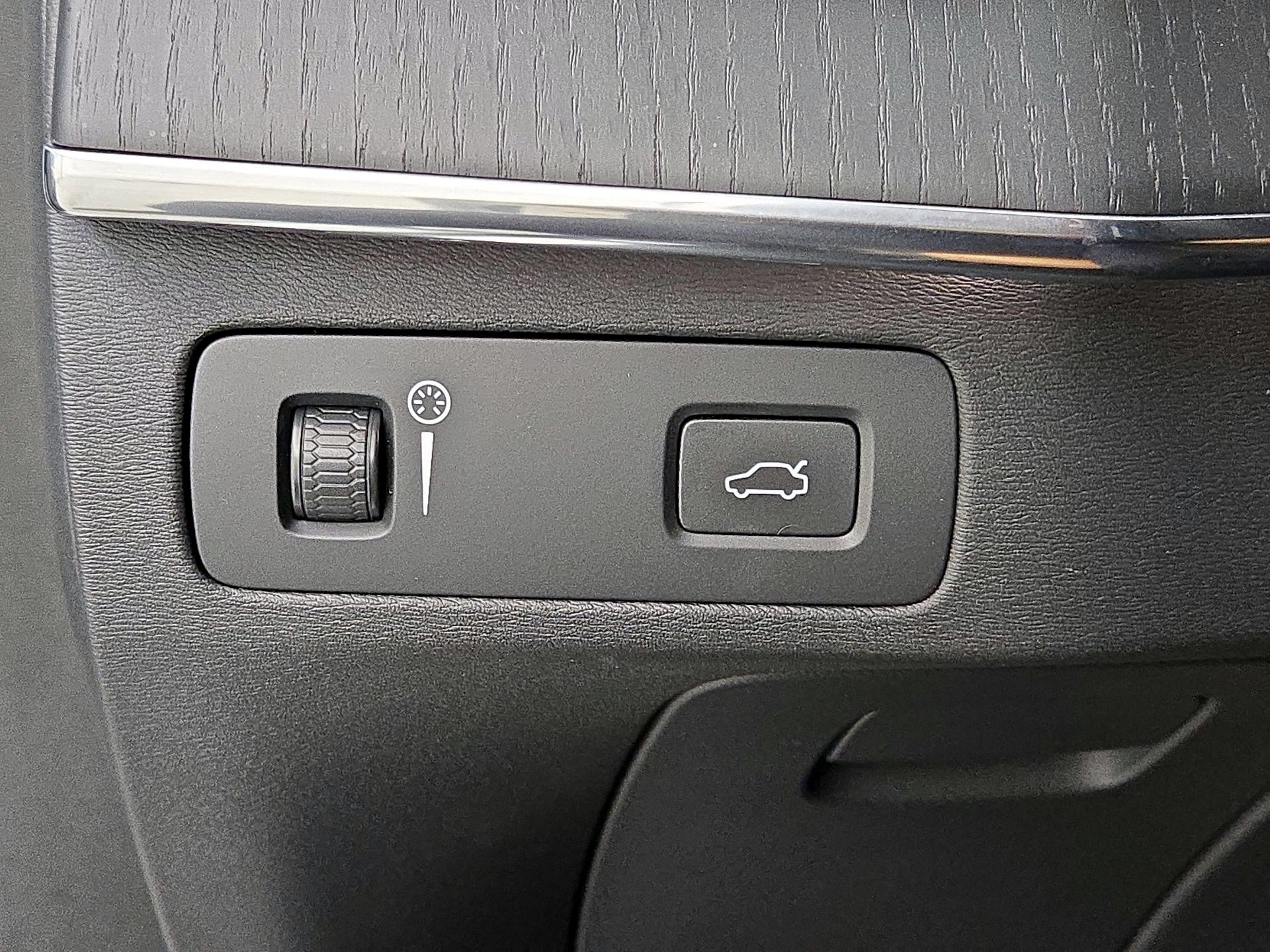 Thumbnail: 2021 Volvo XC90 - 13