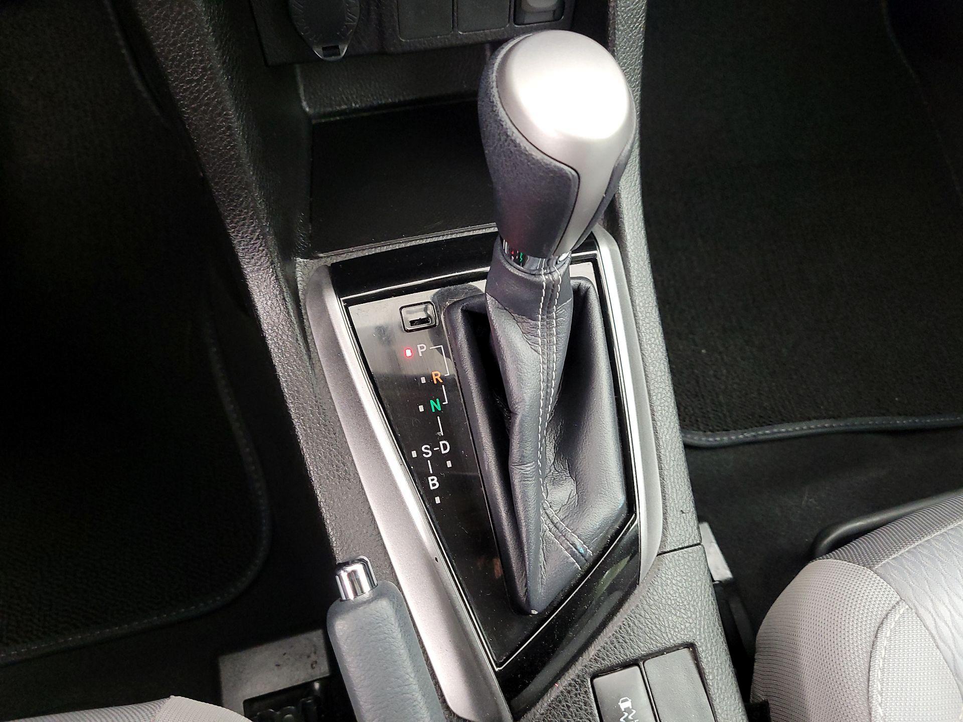 Thumbnail: 2016 Toyota Corolla - 17