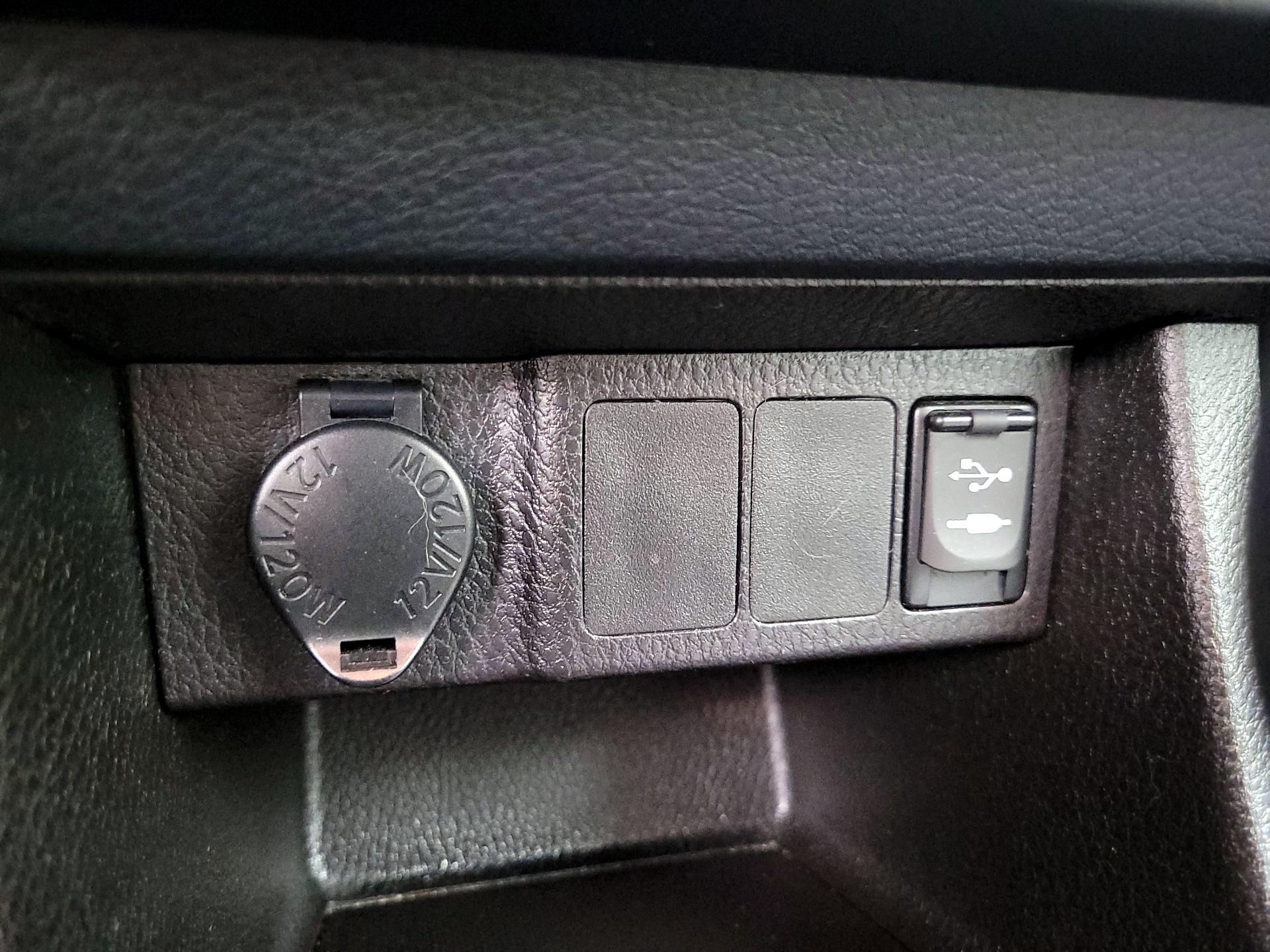 Thumbnail: 2016 Toyota Corolla - 18