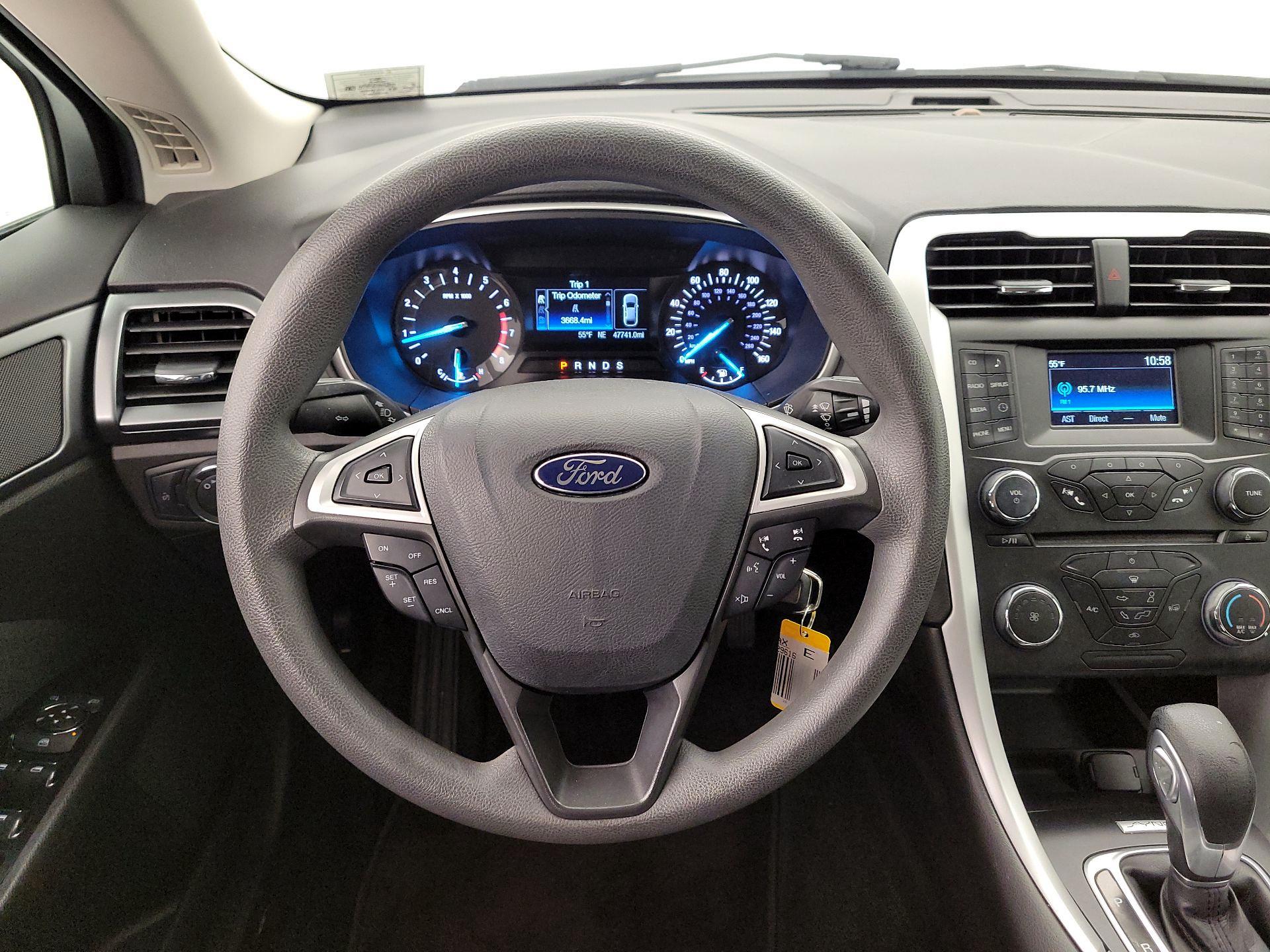 Thumbnail: 2015 Ford Fusion - 10
