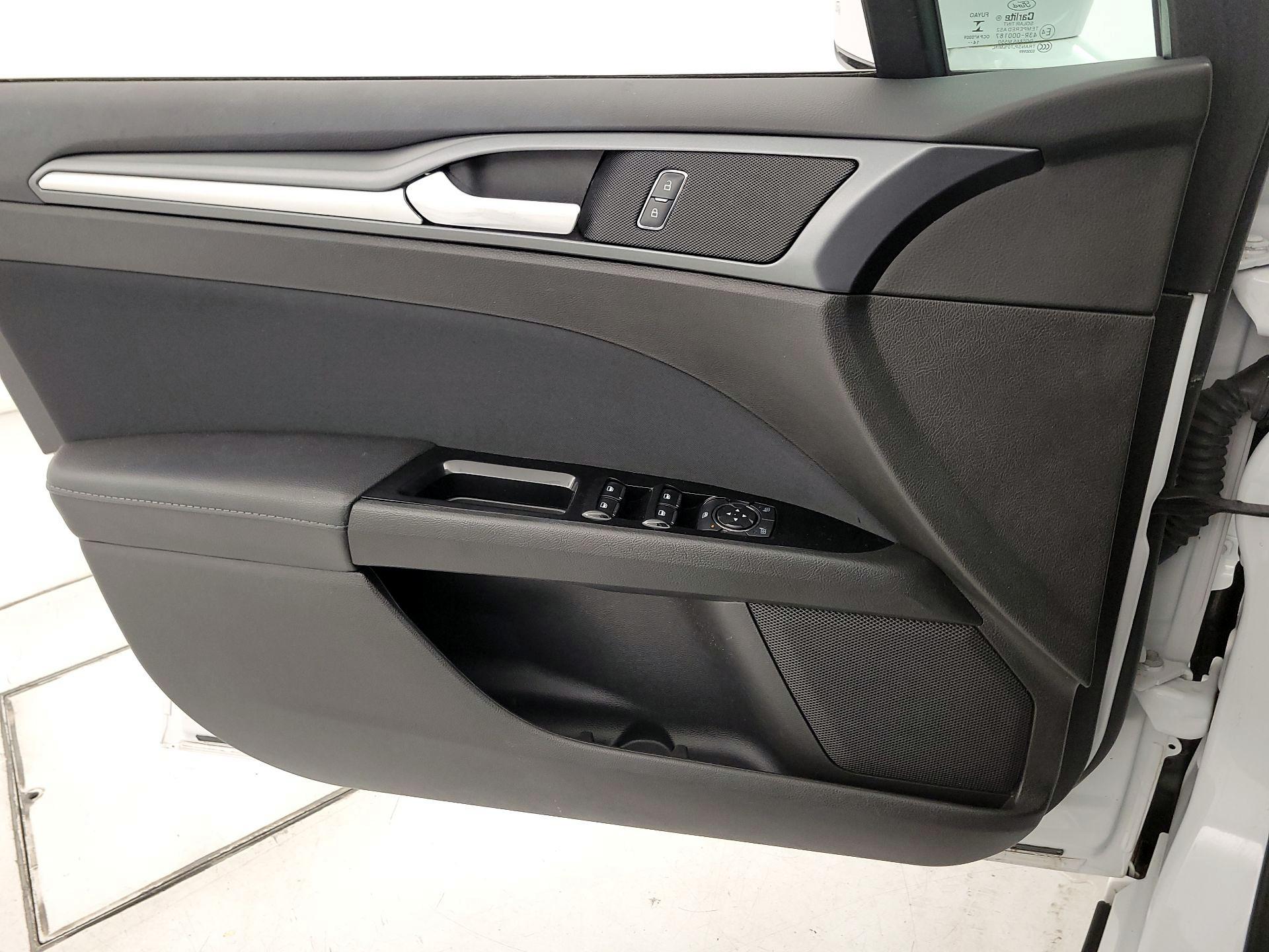 Thumbnail: 2015 Ford Fusion - 12