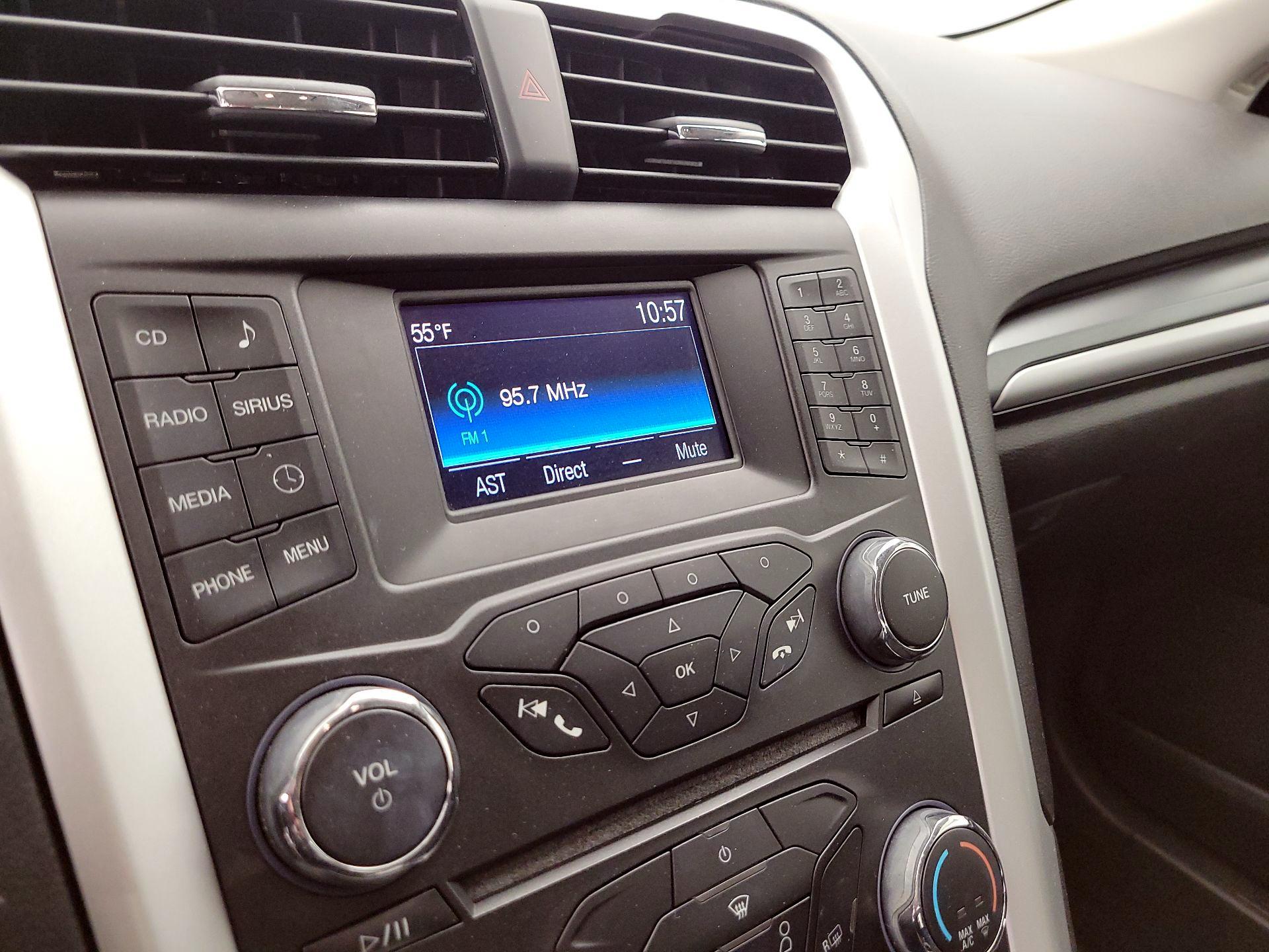 Thumbnail: 2015 Ford Fusion - 15