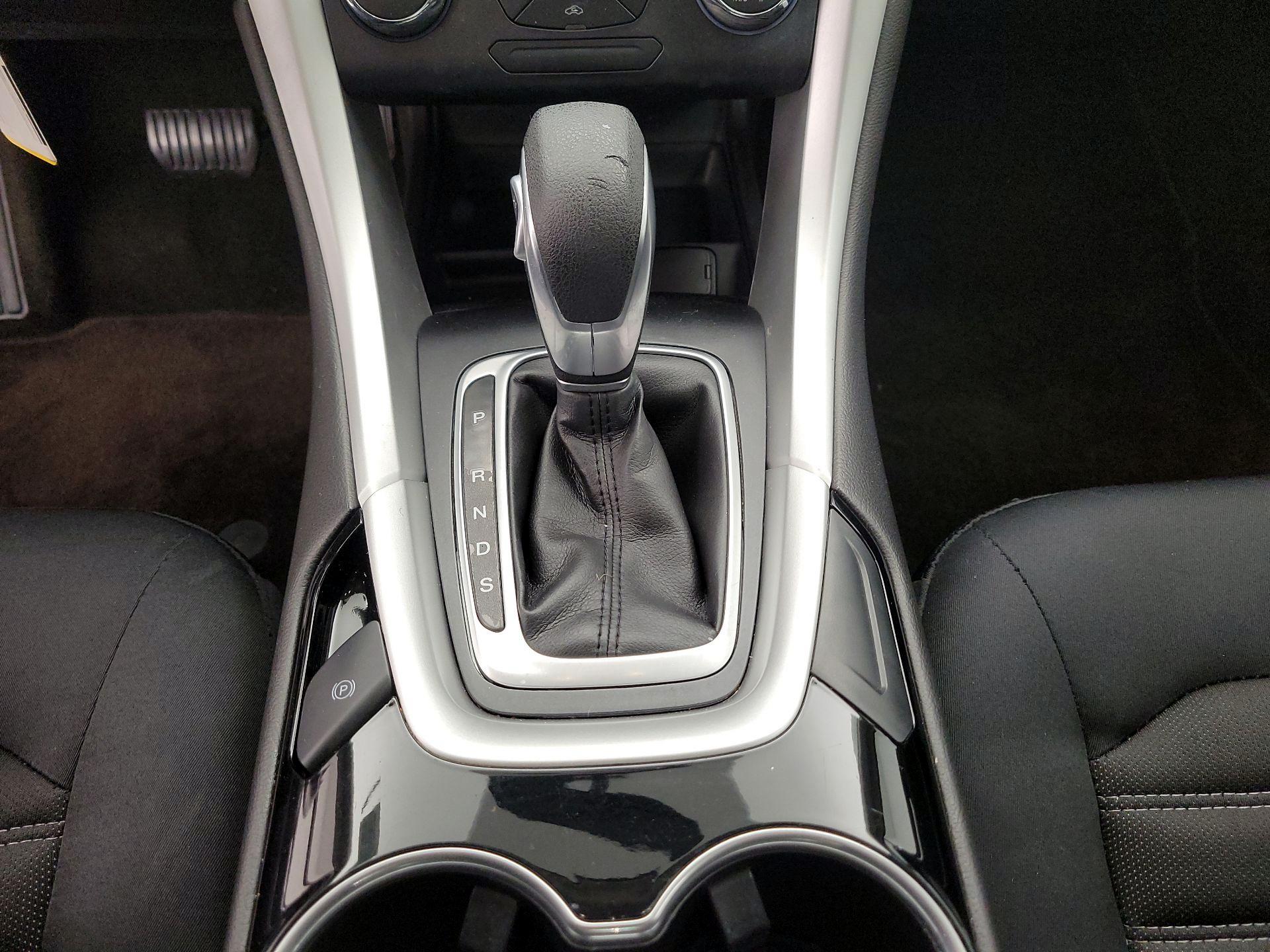 Thumbnail: 2015 Ford Fusion - 17