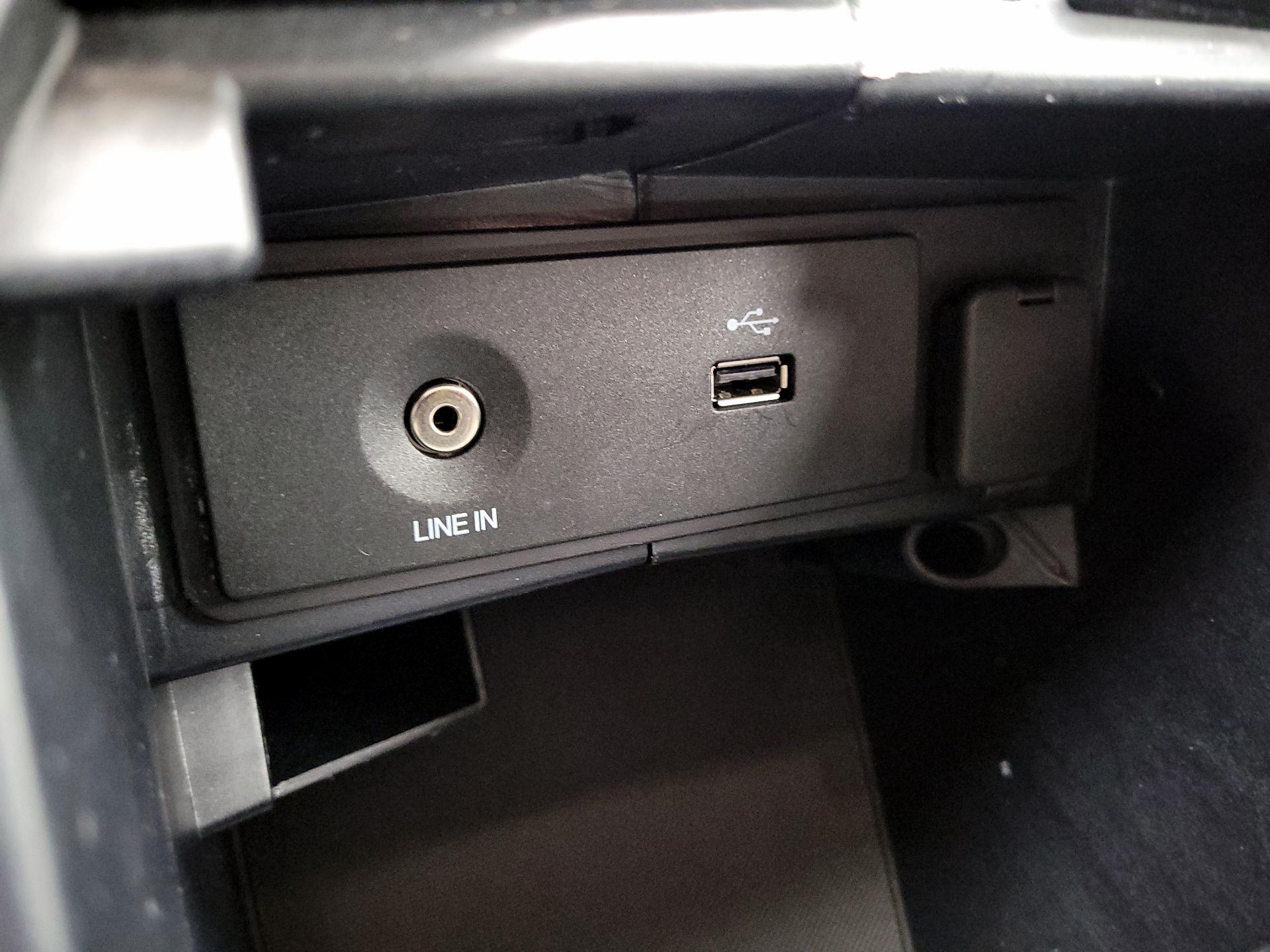 Thumbnail: 2015 Ford Fusion - 18