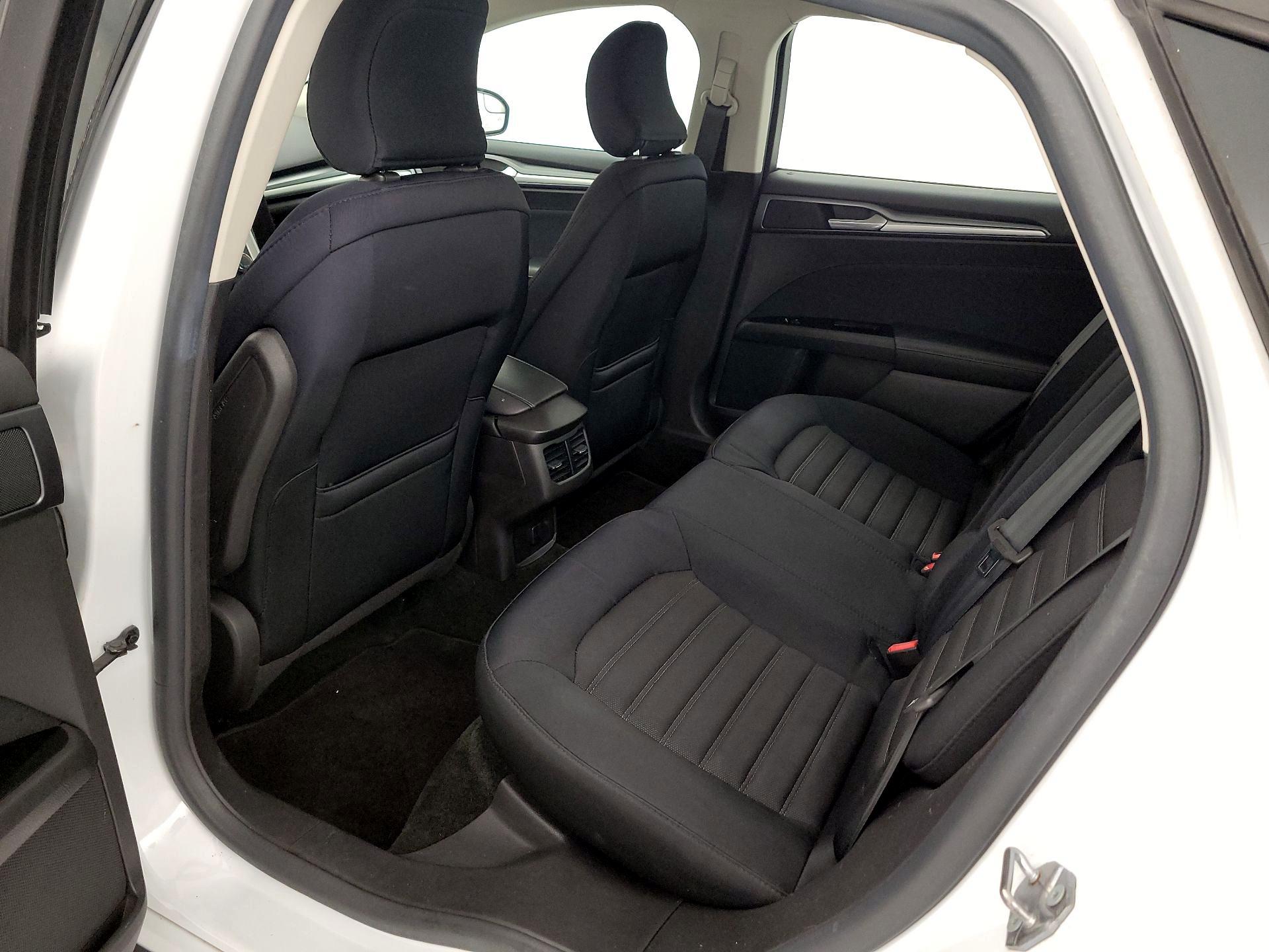 Thumbnail: 2015 Ford Fusion - 19