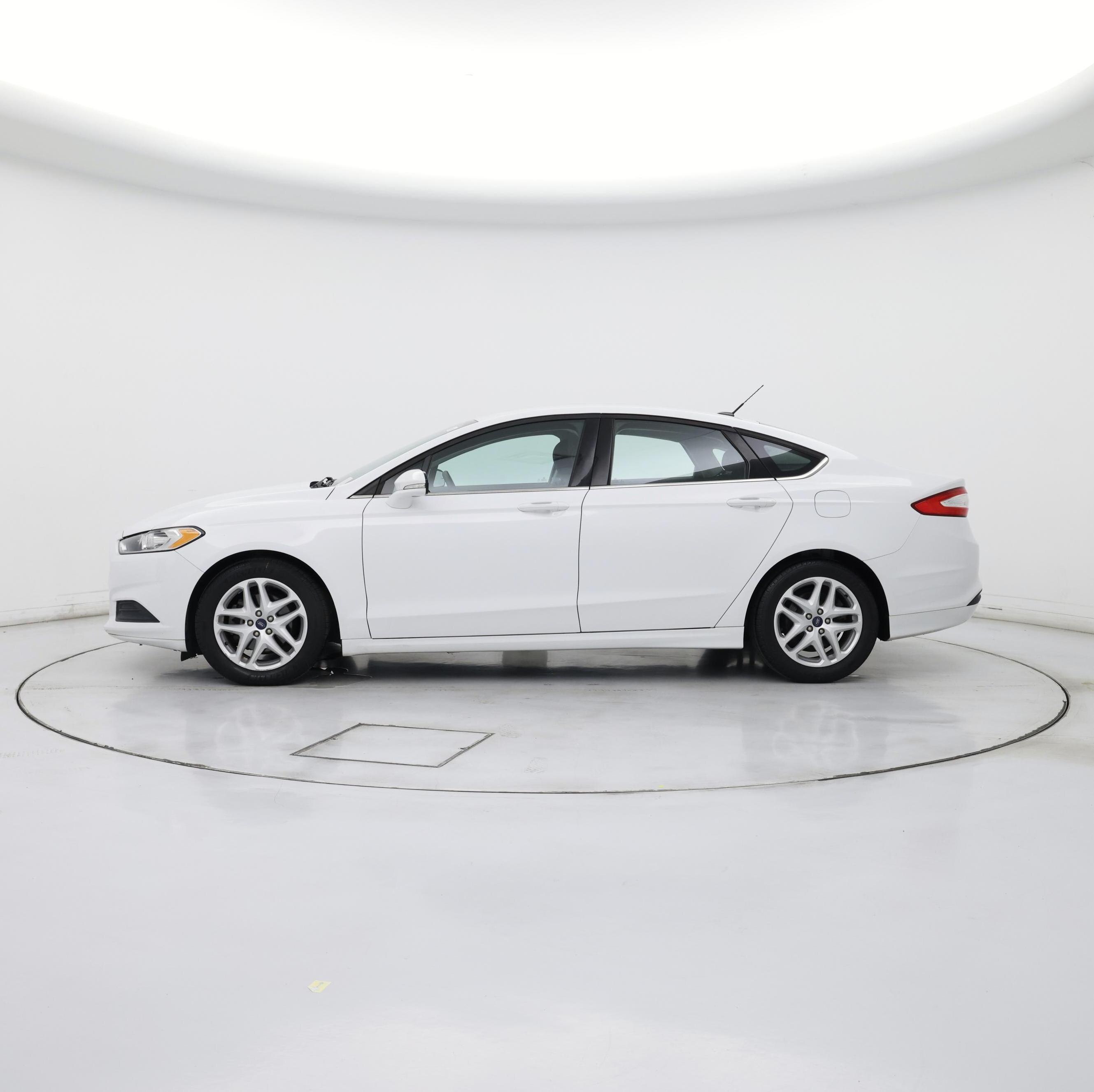 Thumbnail: 2015 Ford Fusion - 3