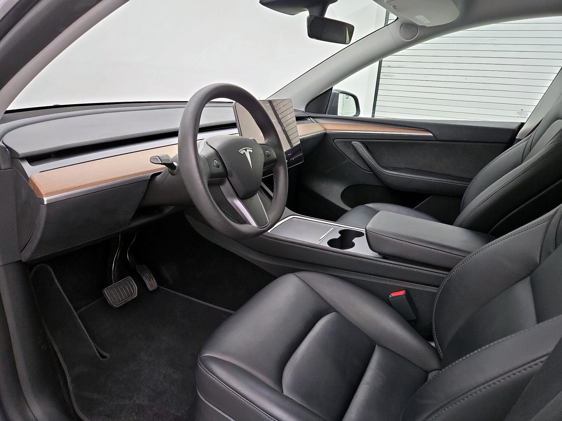 Thumbnail: 2023 Tesla Model Y - 11