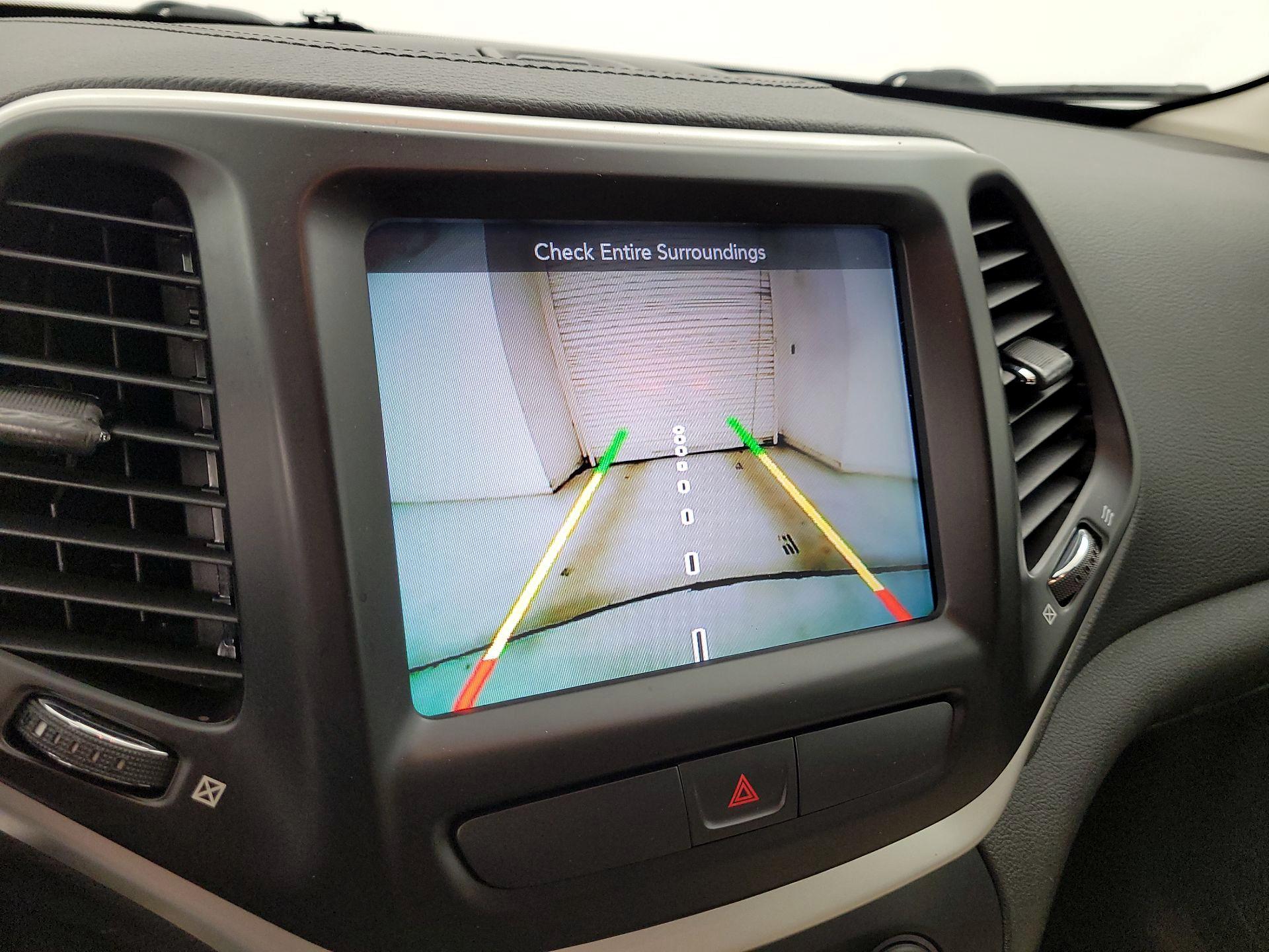 Thumbnail: 2015 Jeep Cherokee - 14