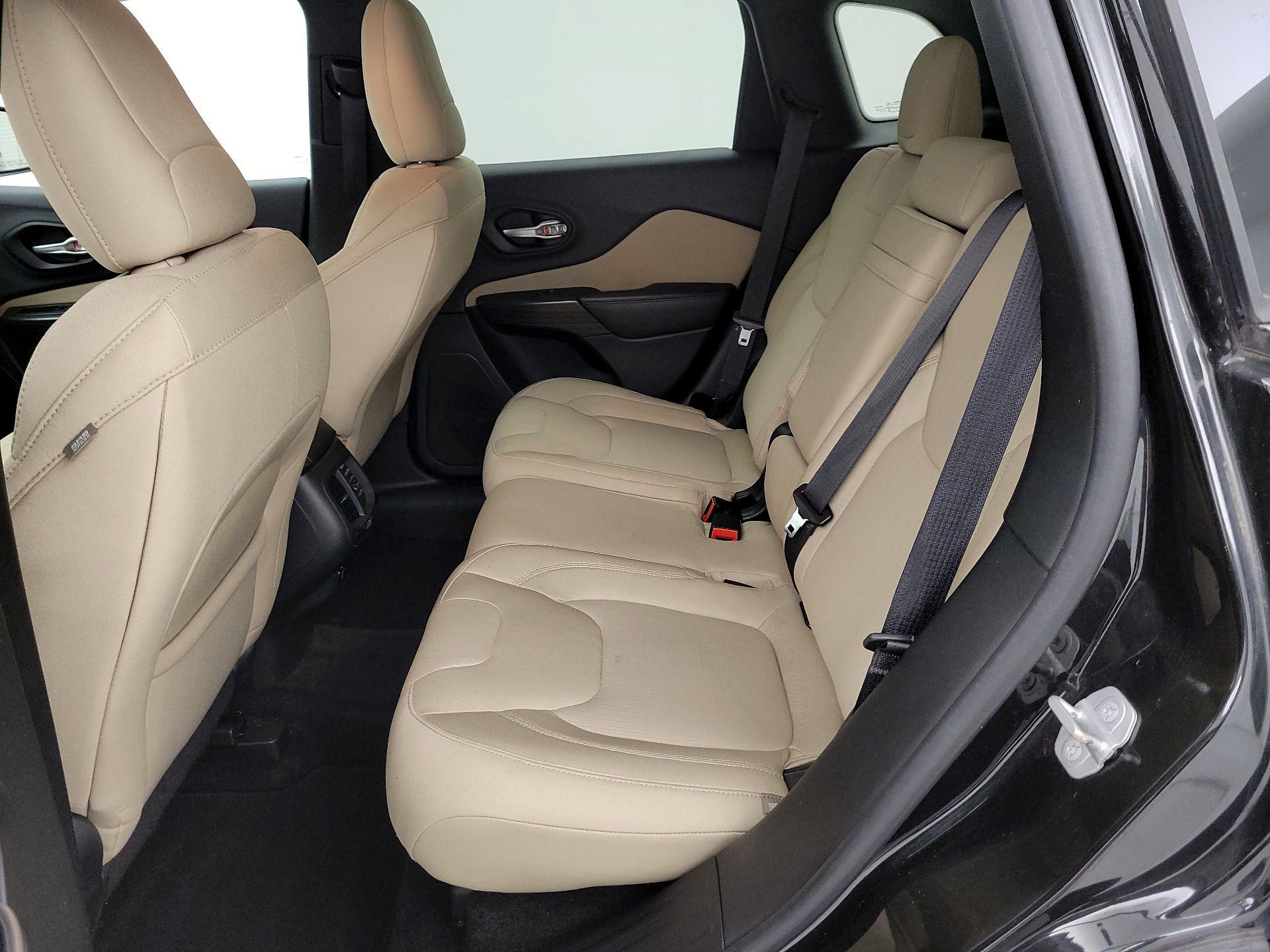 Thumbnail: 2015 Jeep Cherokee - 19