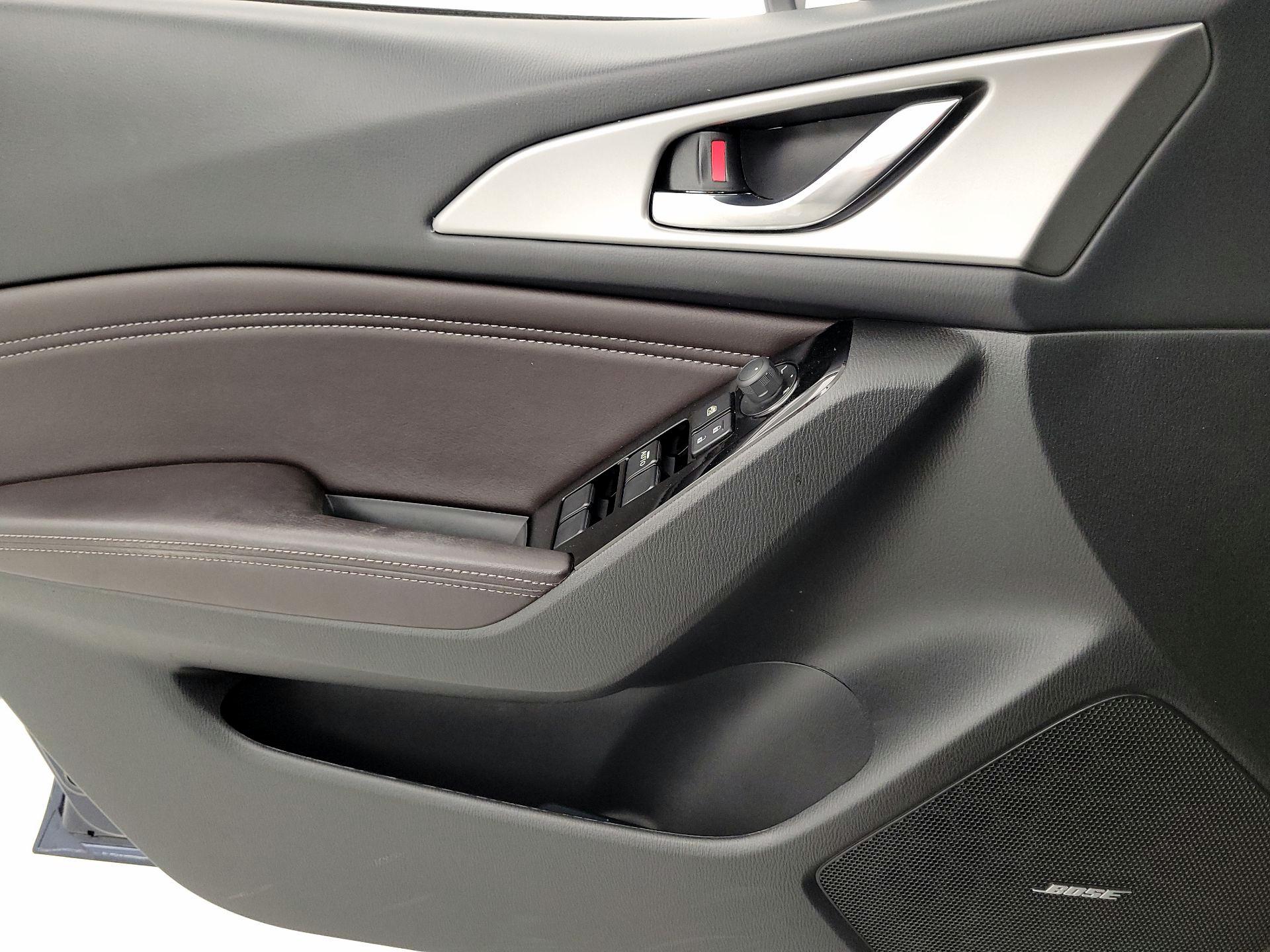 Thumbnail: 2018 Mazda Mazda3 - 12