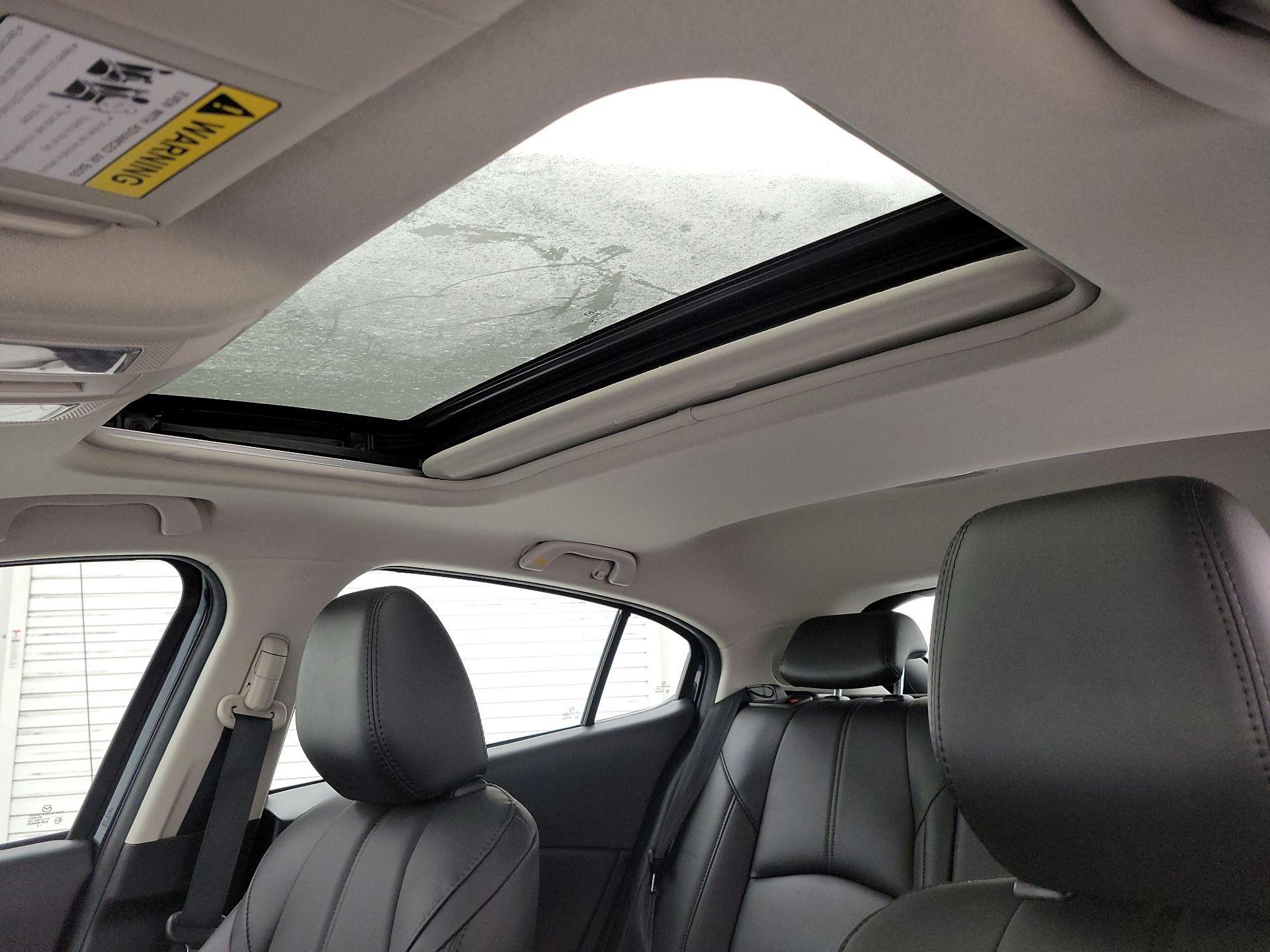 Thumbnail: 2018 Mazda Mazda3 - 18