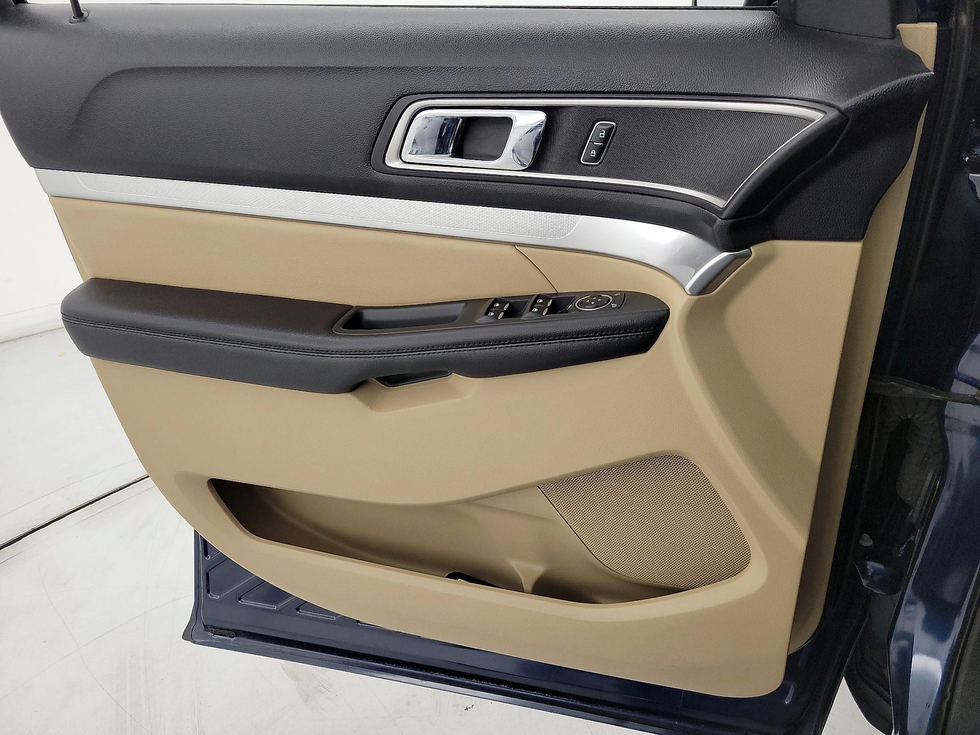 Thumbnail: 2017 Ford Explorer - 12