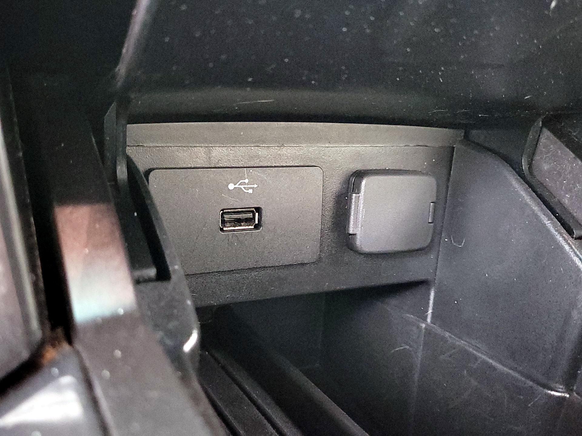 Thumbnail: 2017 Ford Explorer - 18