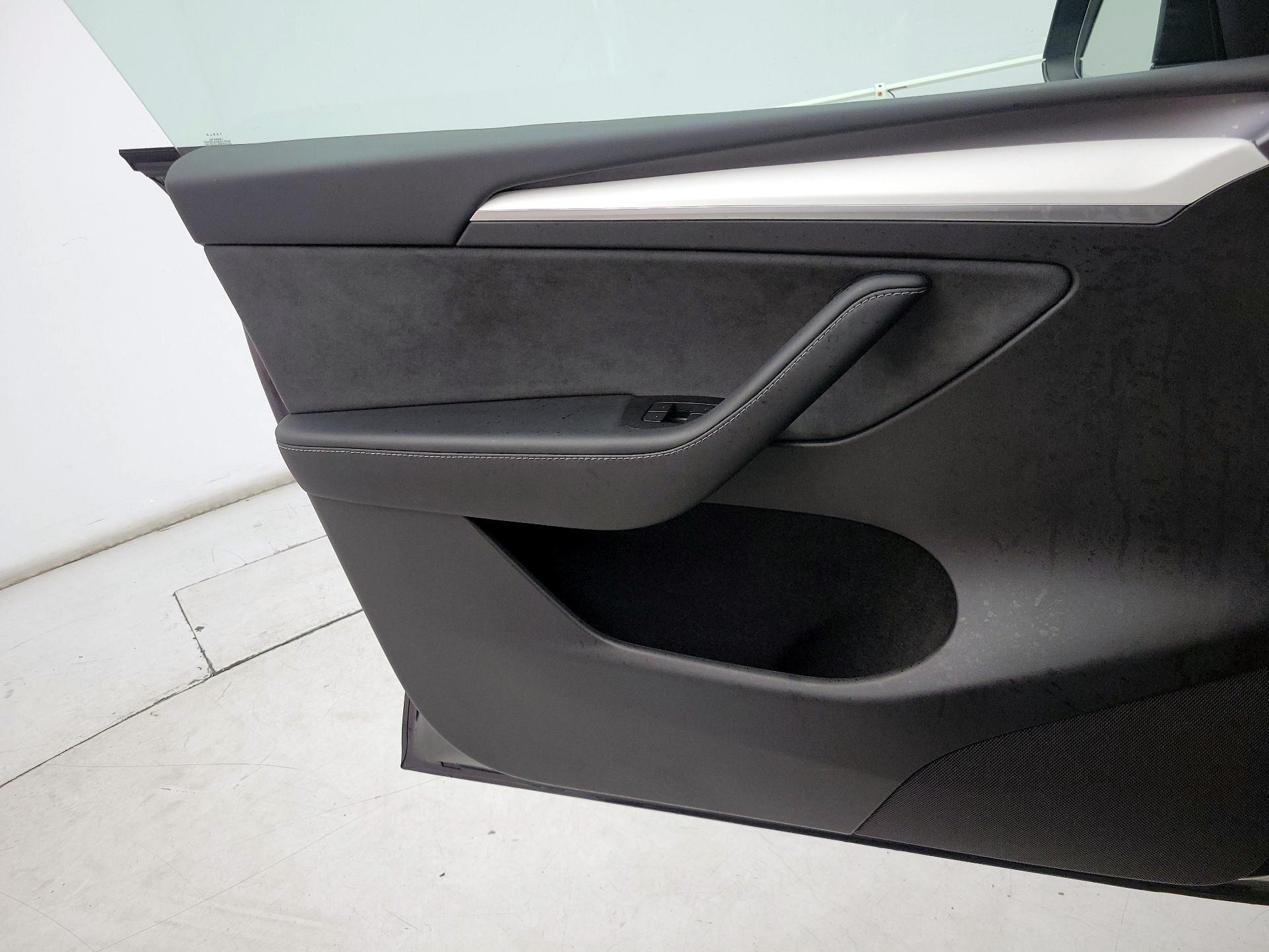 Thumbnail: 2024 Tesla Model Y - 12