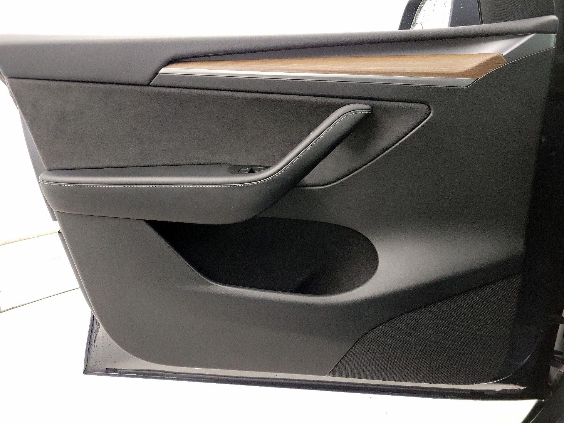 Thumbnail: 2022 Tesla Model Y - 12