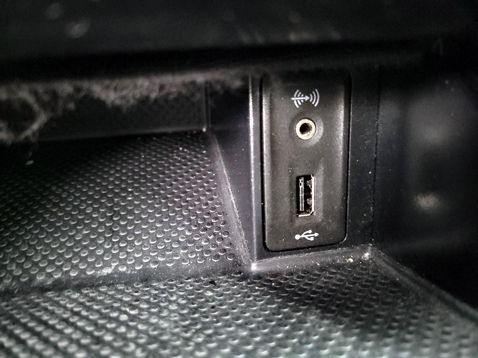 Thumbnail: 2016 Volkswagen Golf - 18