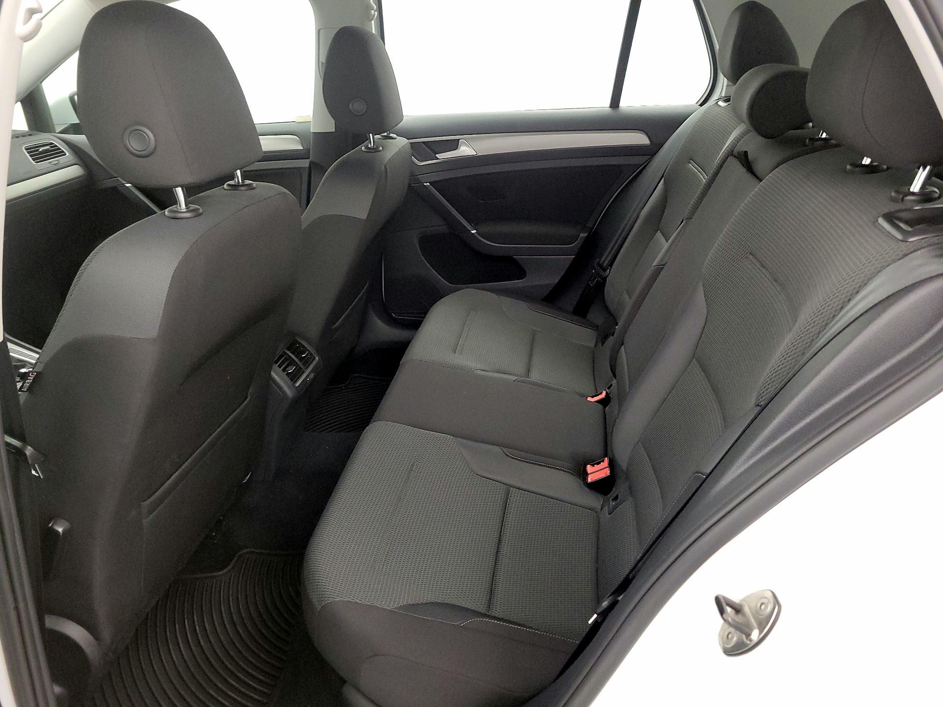 Thumbnail: 2016 Volkswagen Golf - 19