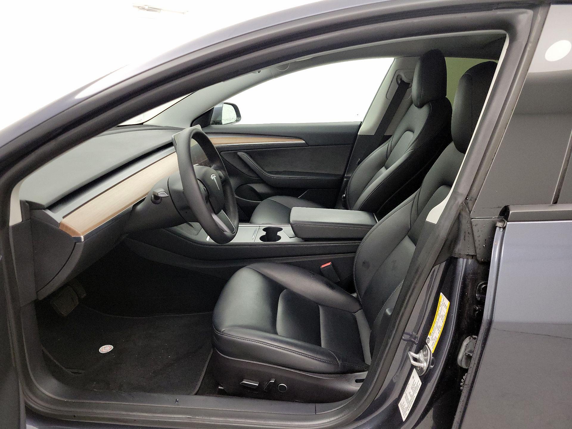 Thumbnail: 2022 Tesla Model 3 - 11