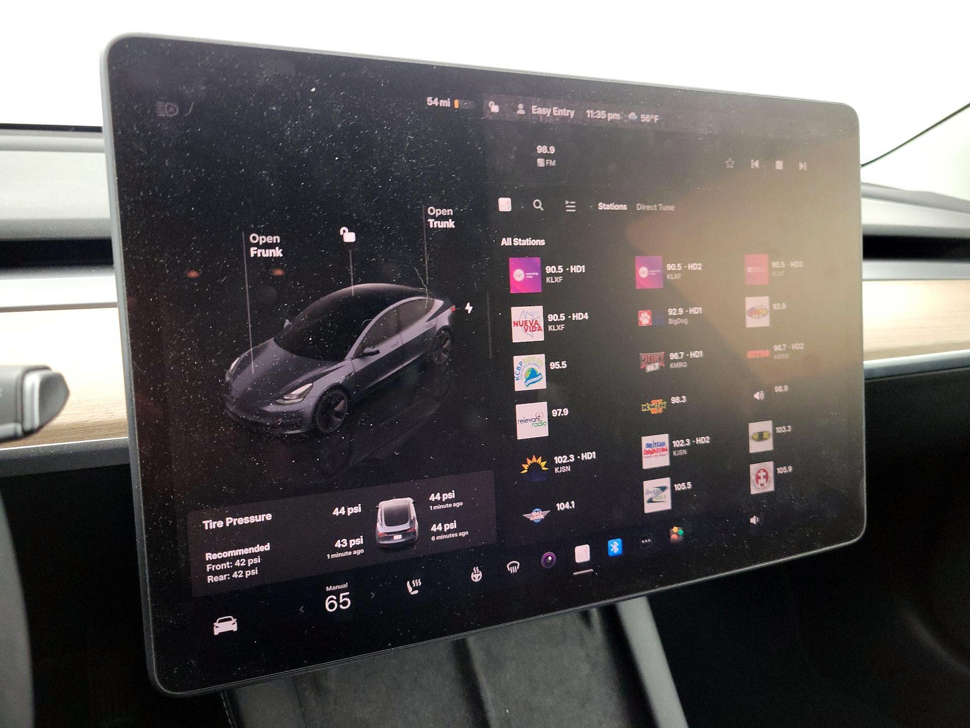 Thumbnail: 2022 Tesla Model 3 - 15