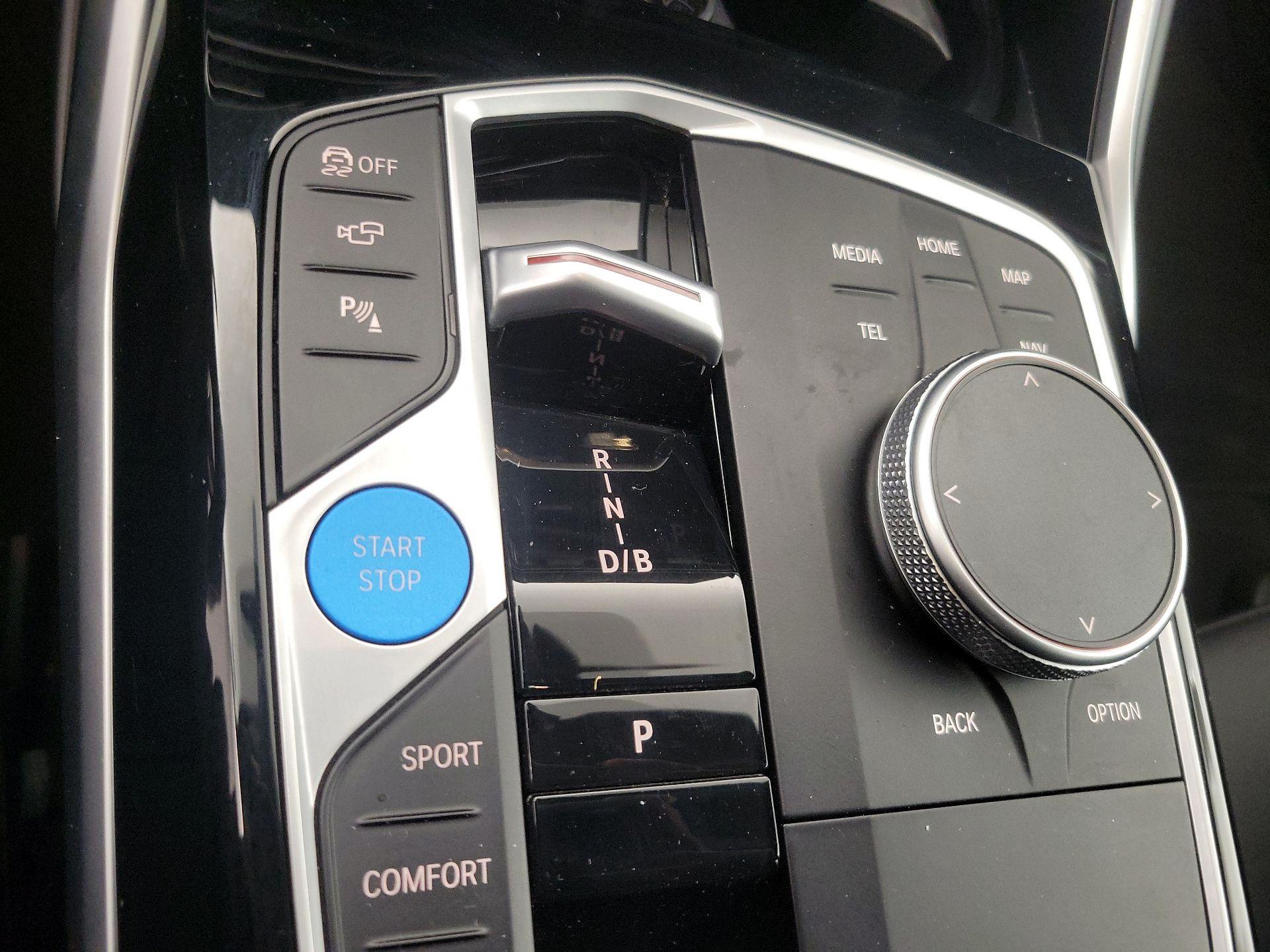 Thumbnail: 2024 BMW i4 - 18