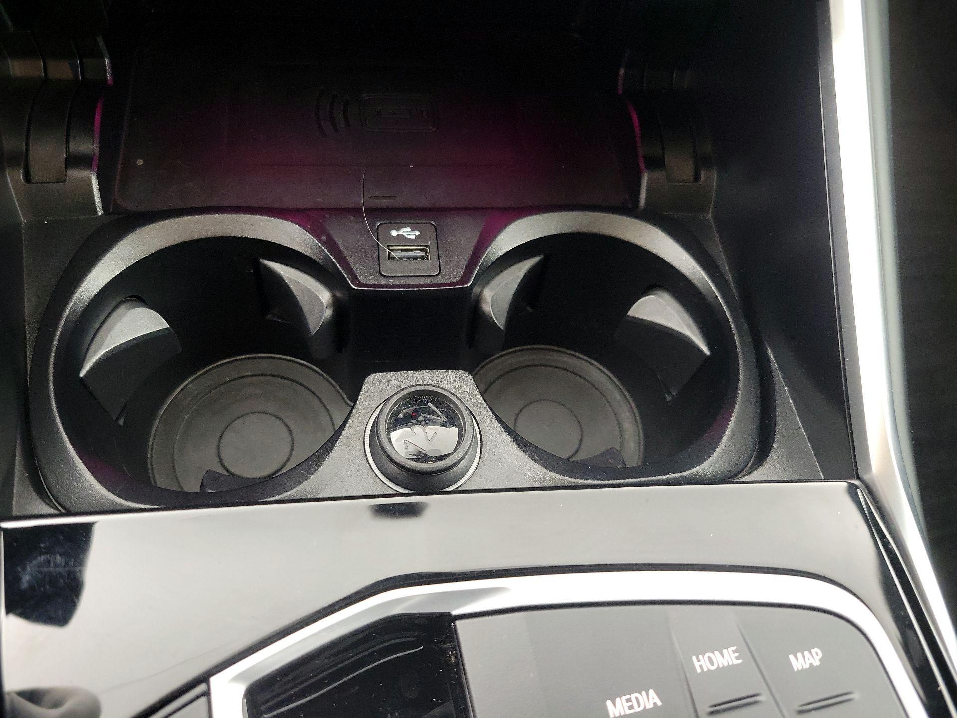 Thumbnail: 2024 BMW i4 - 19