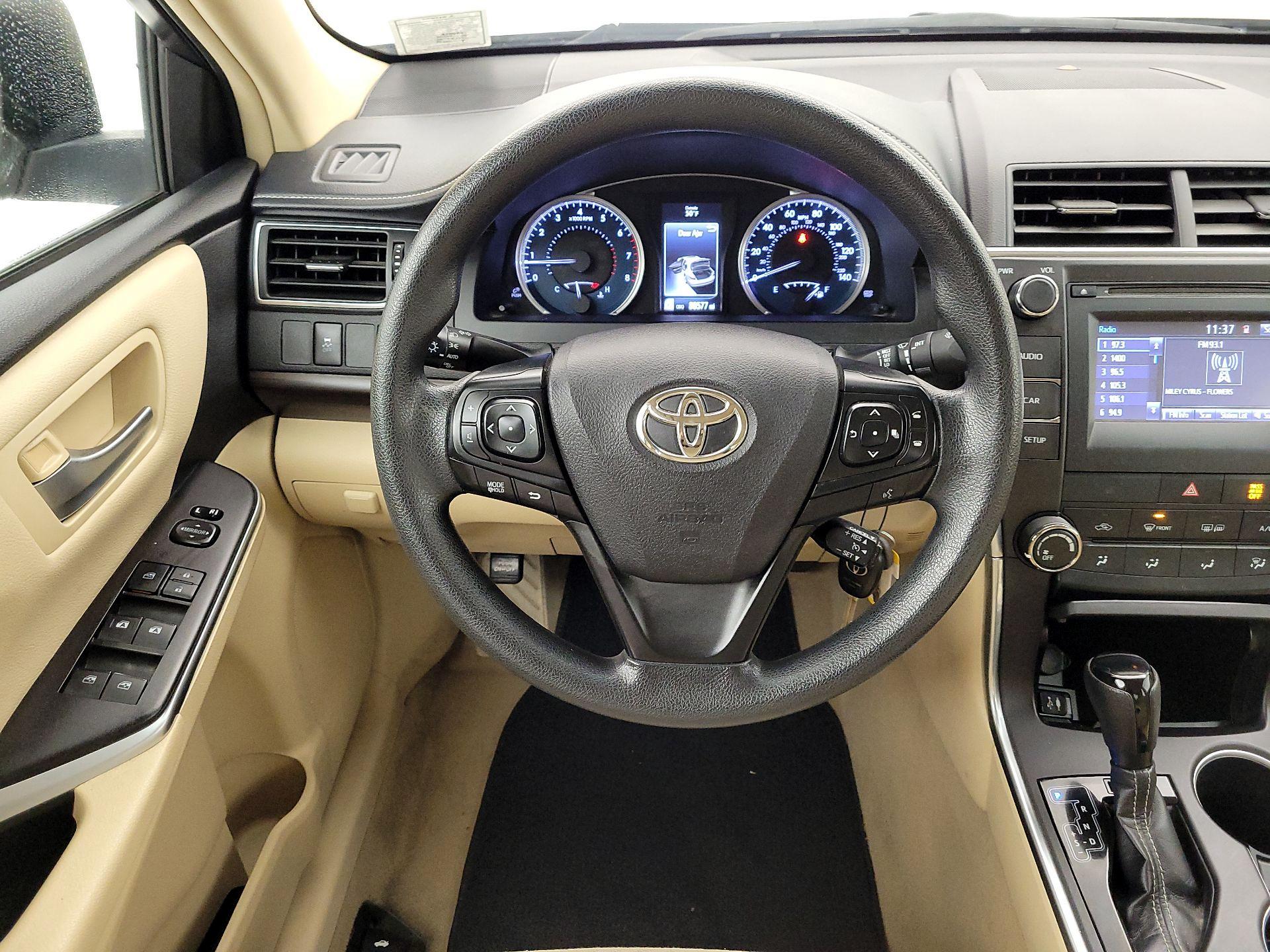 Thumbnail: 2017 Toyota Camry - 10