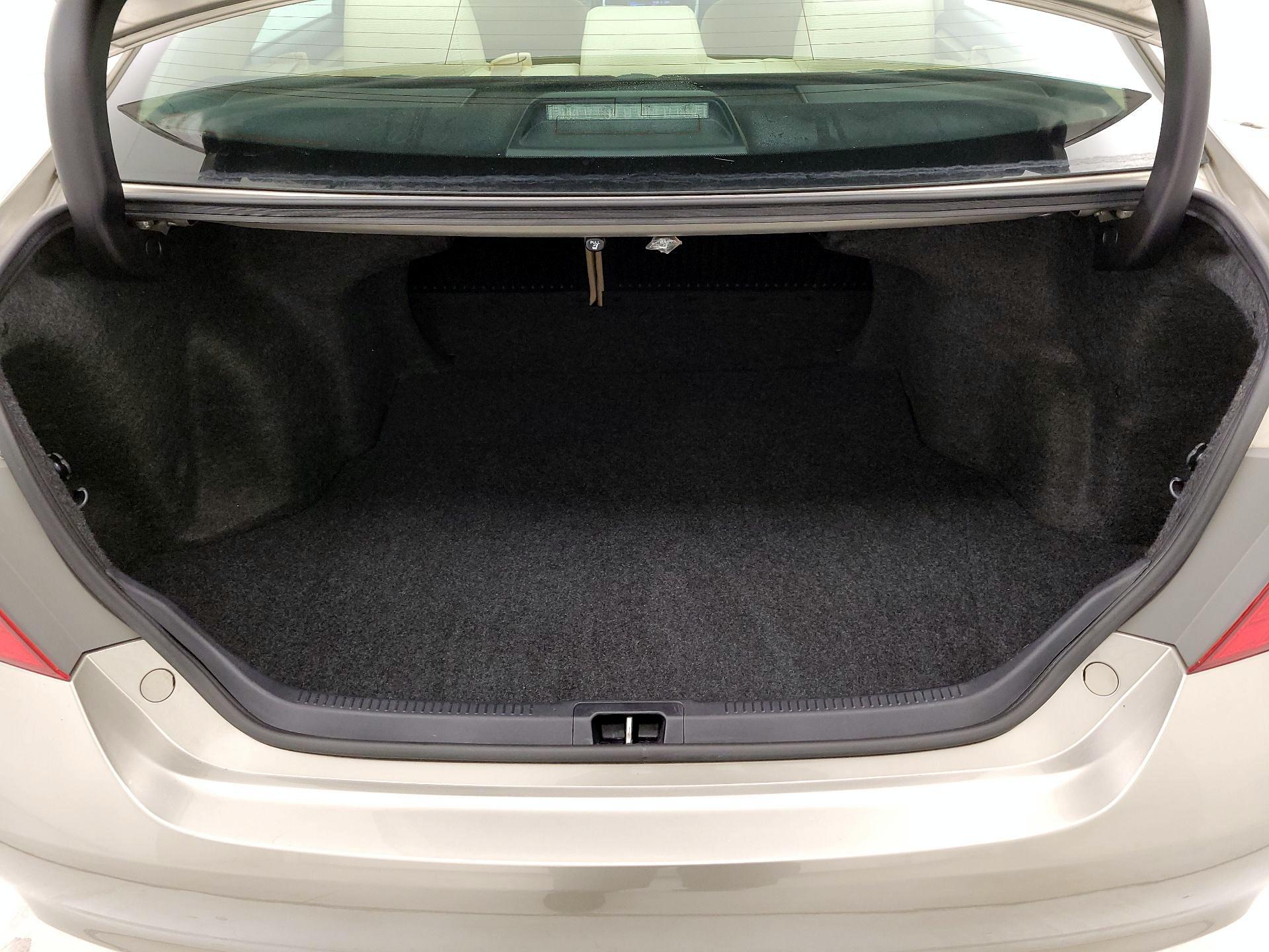 Thumbnail: 2017 Toyota Camry - 20