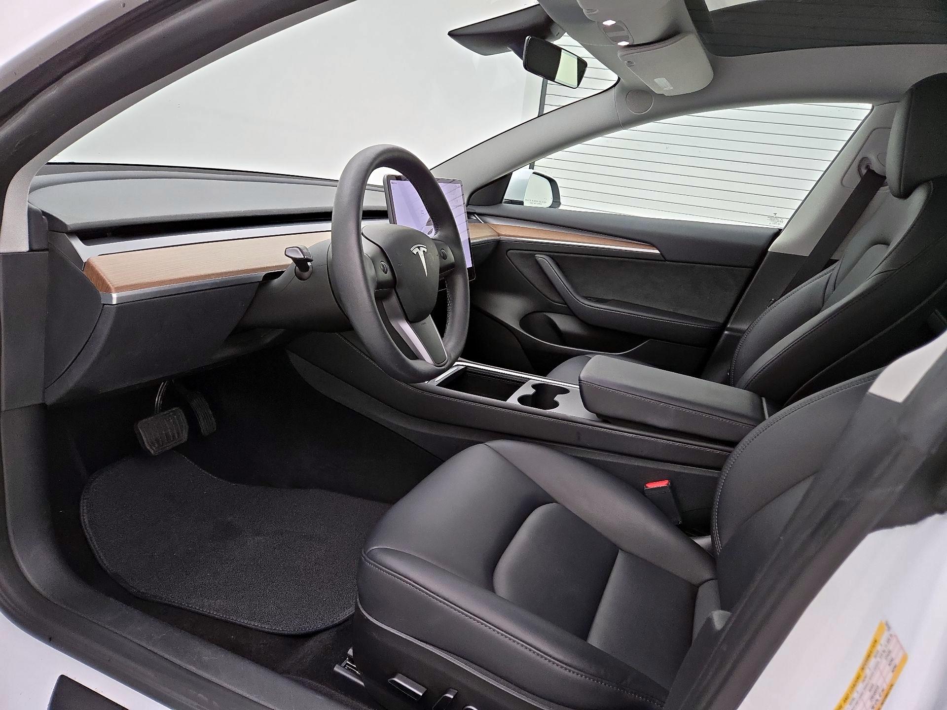 Thumbnail: 2023 Tesla Model 3 - 11