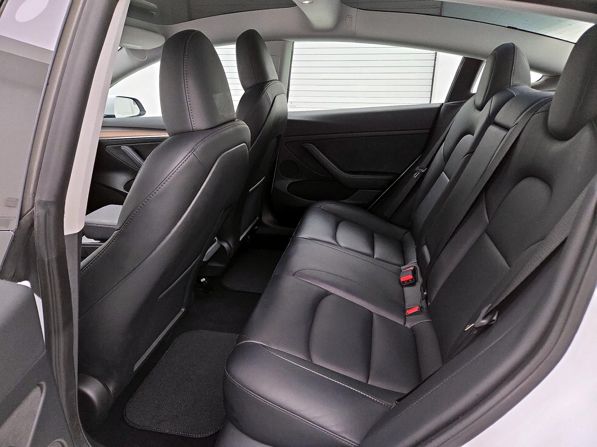 Thumbnail: 2023 Tesla Model 3 - 17