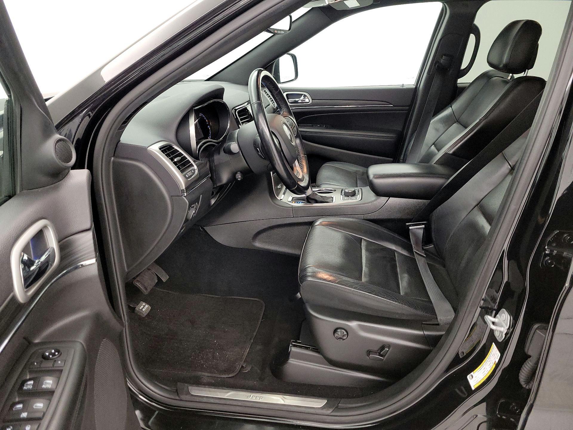 Thumbnail: 2019 Jeep Grand Cherokee - 11