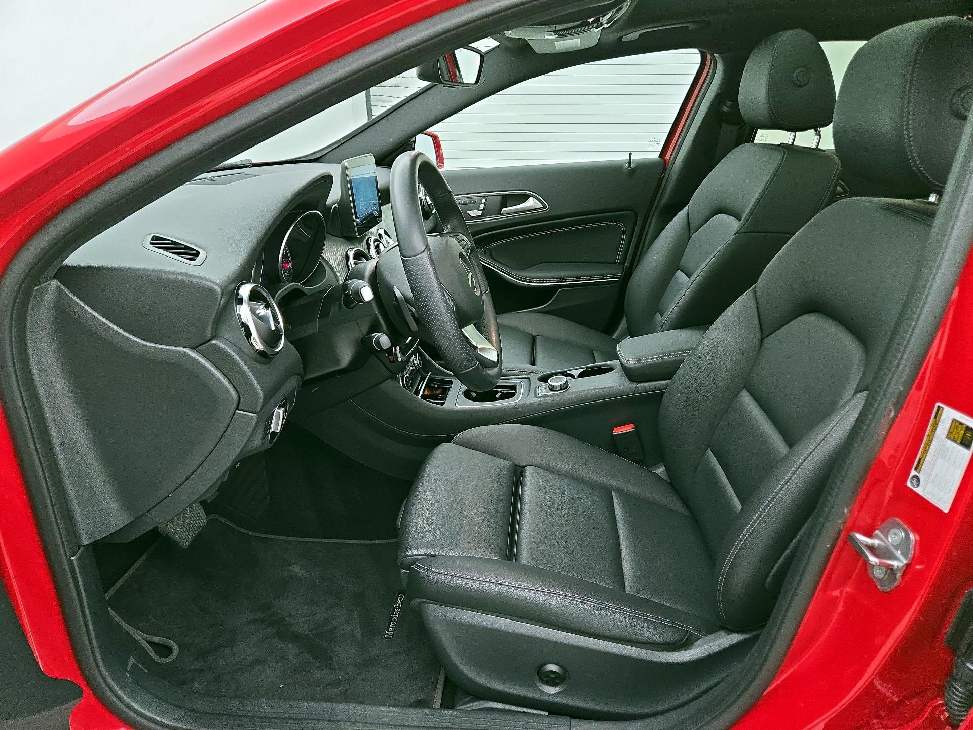 Thumbnail: 2020 Mercedes-Benz GLA - 11